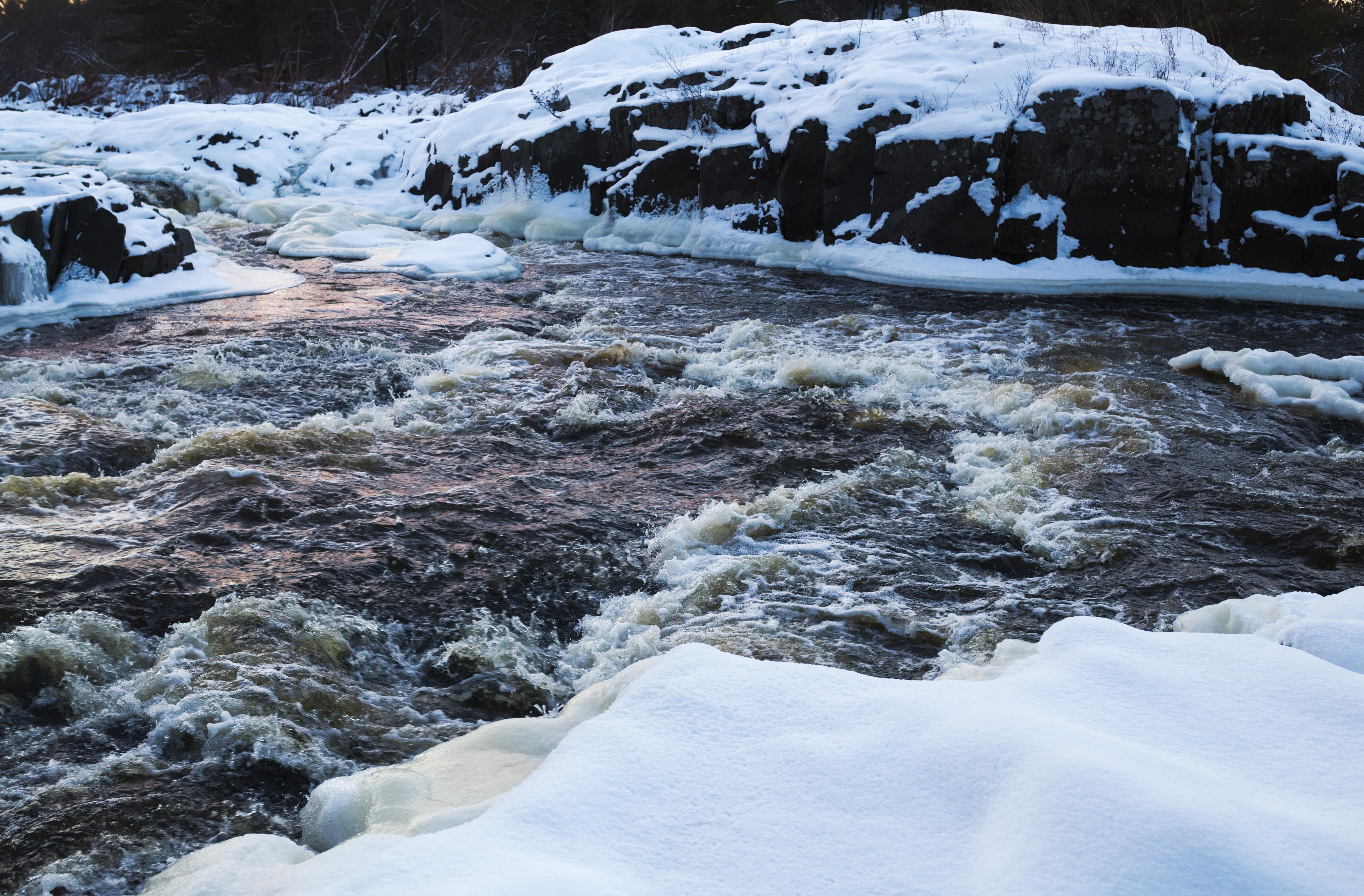 My favorite places to snowshoe are rapids, rivers, and waterfalls. [Eau
