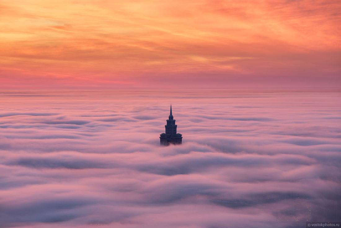 Triumph Palace in the clouds, Moscow [1100x734] r/SkyPorn