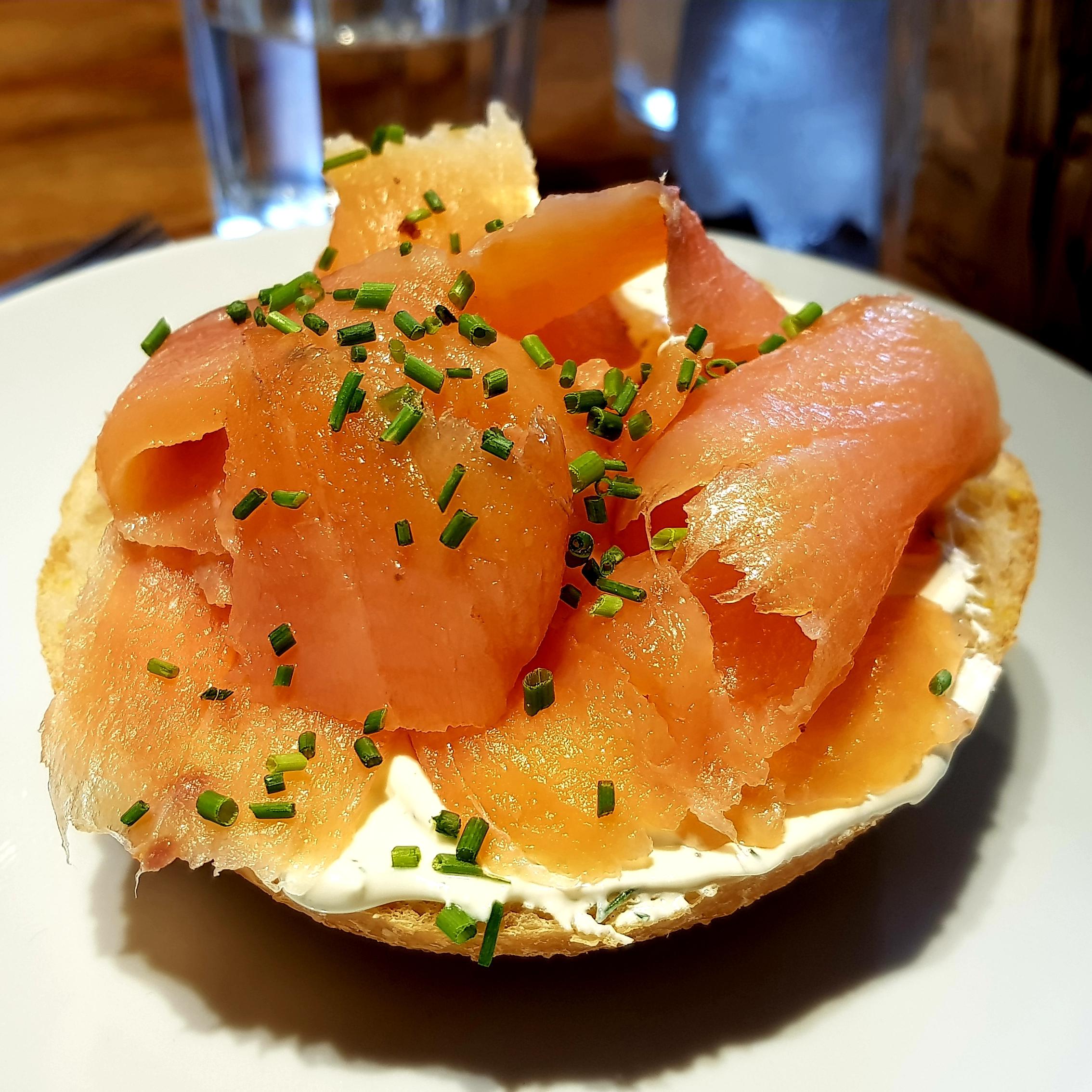 Salmon bagel [2268x2268] r/FoodPorn