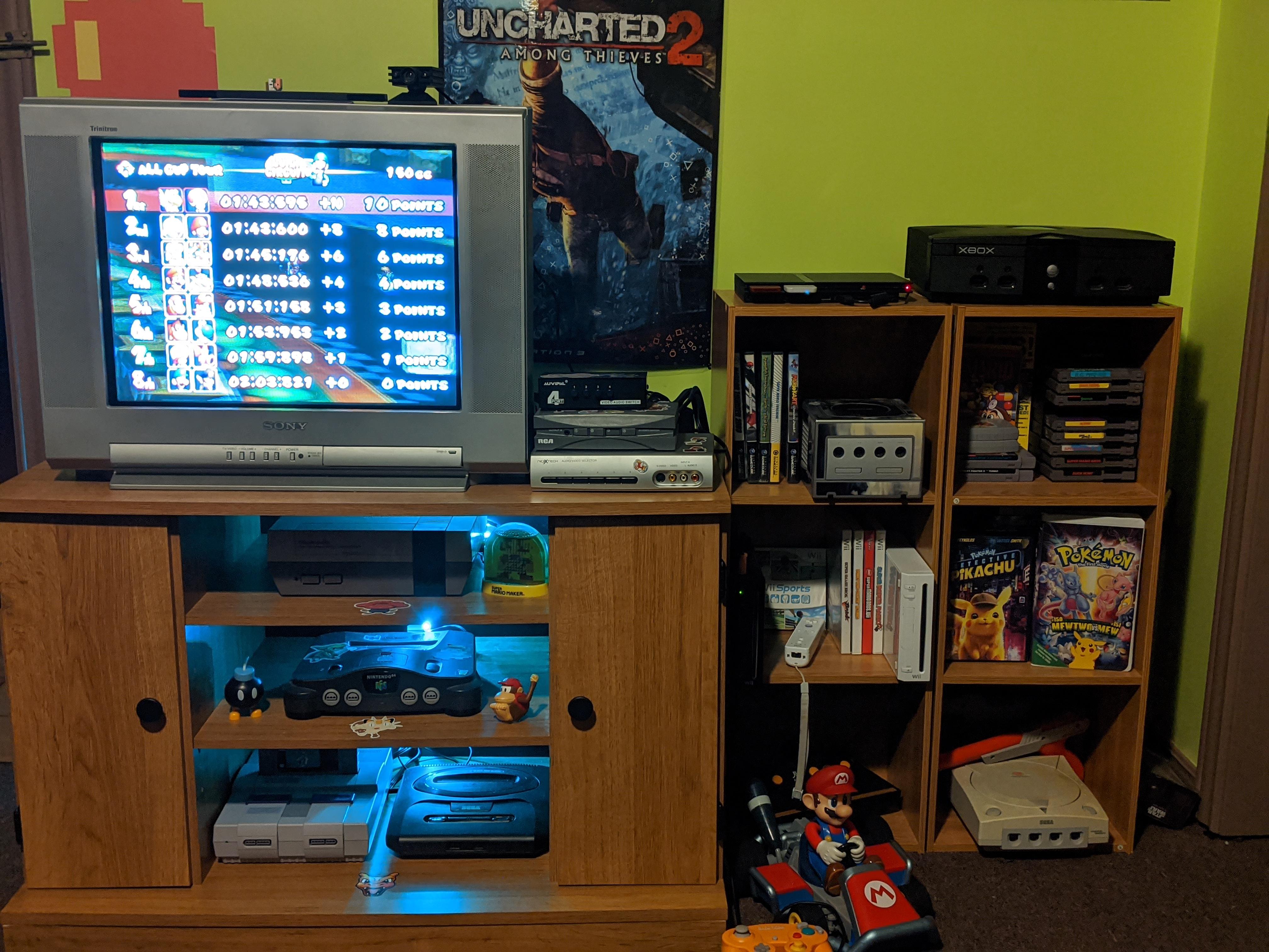 Do you like my retro setup before you ask yes I am a kid I go to Reddit