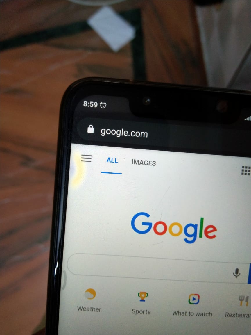 Poco F1 Screen Issue . Is there anyone who have encountered this