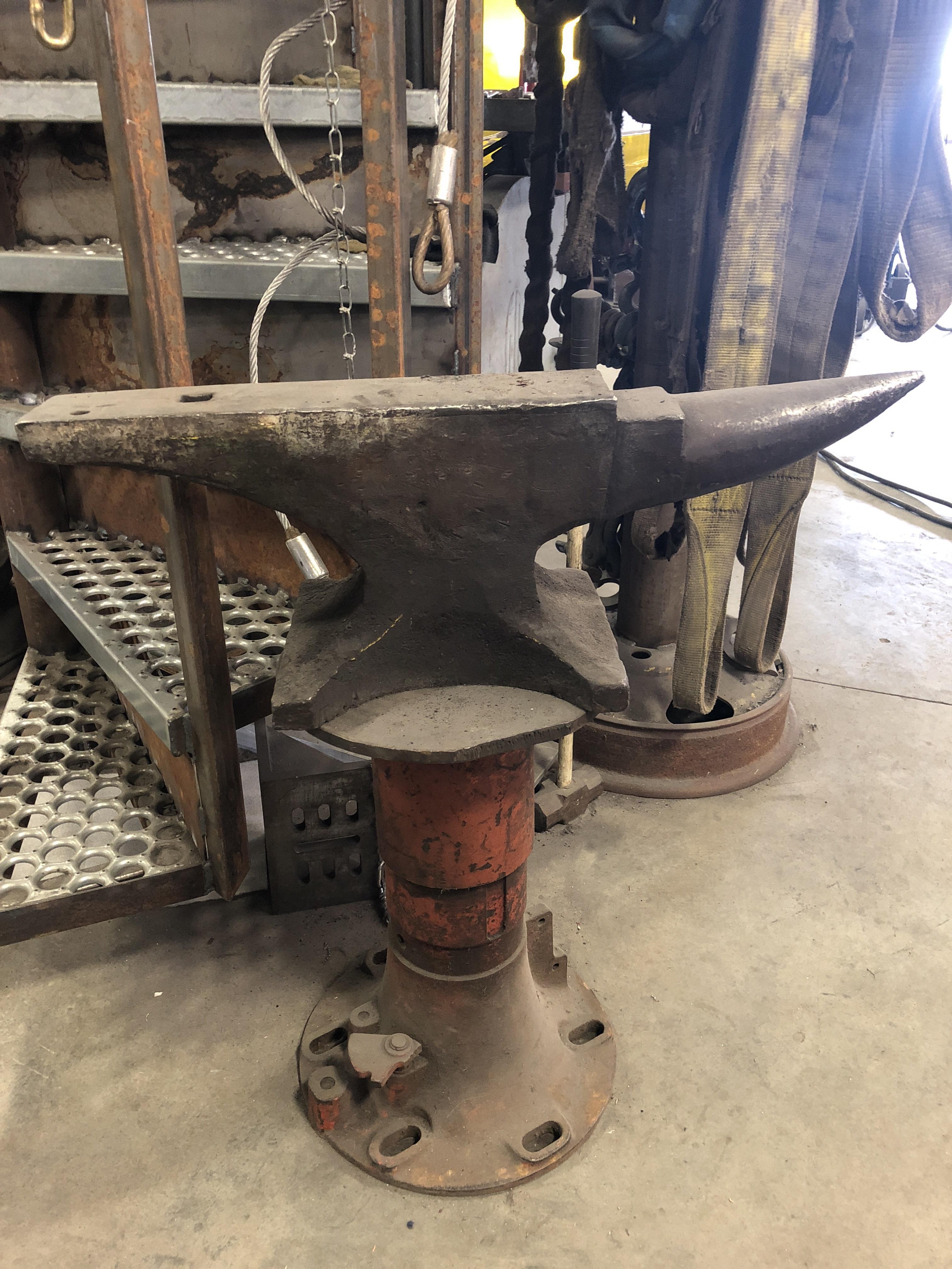 Can anyone help me identify this anvil? I don’t know much about them. I