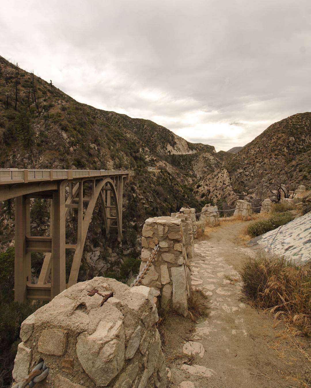 An amazing view I just found in the Angeles National Forest. r/LosAngeles