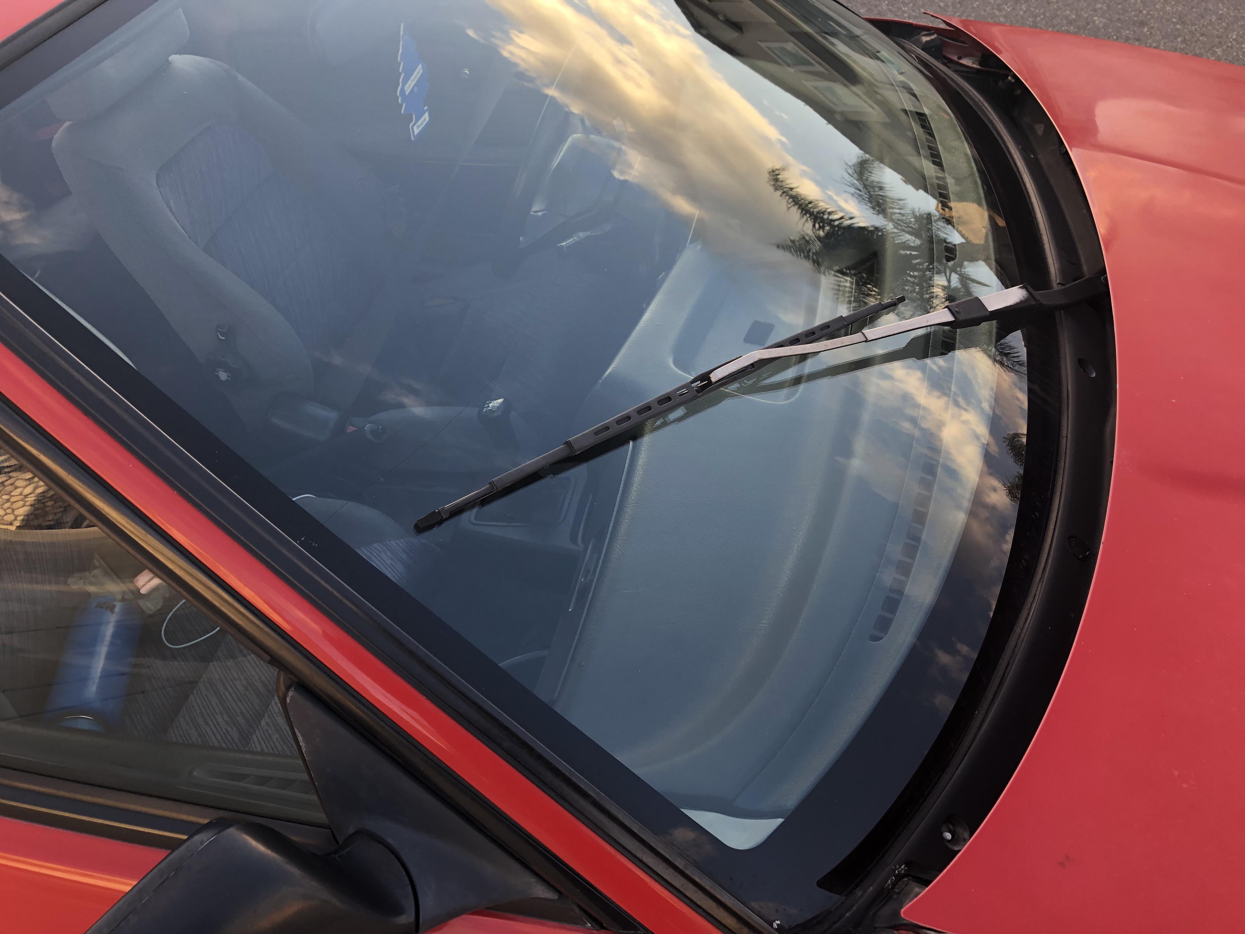I don’t think the windshield wiper is supposed to be like this. It