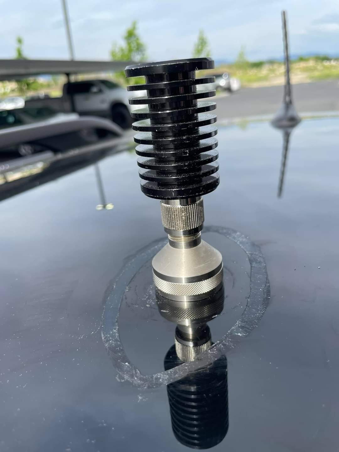 Got a new low profile antenna. Hopefully the car wash doesn't take this