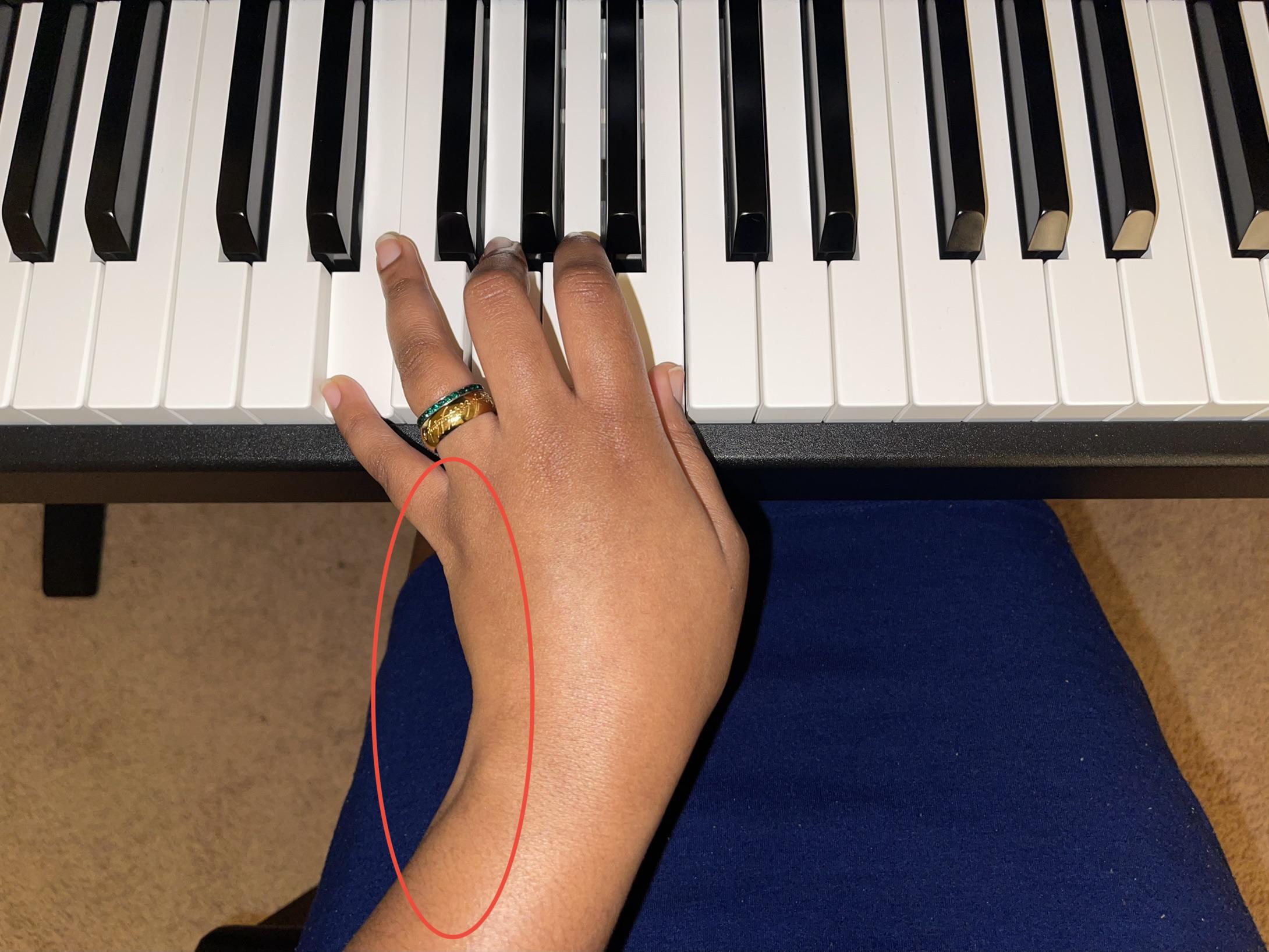 Just started playing today. Tips on hand posture? My wrist/hand hurts