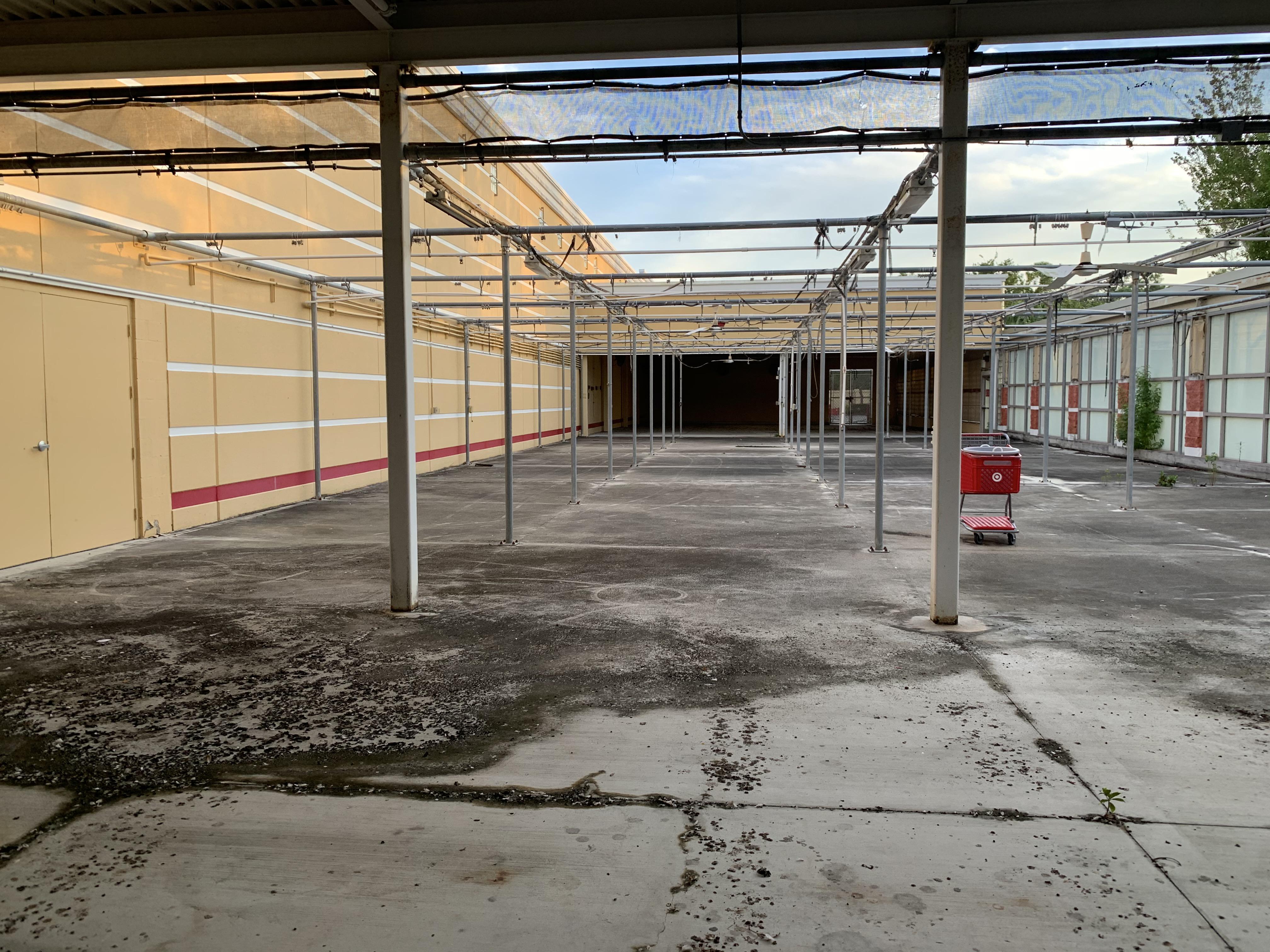 Abandoned Target garden center r/AbandonedPorn