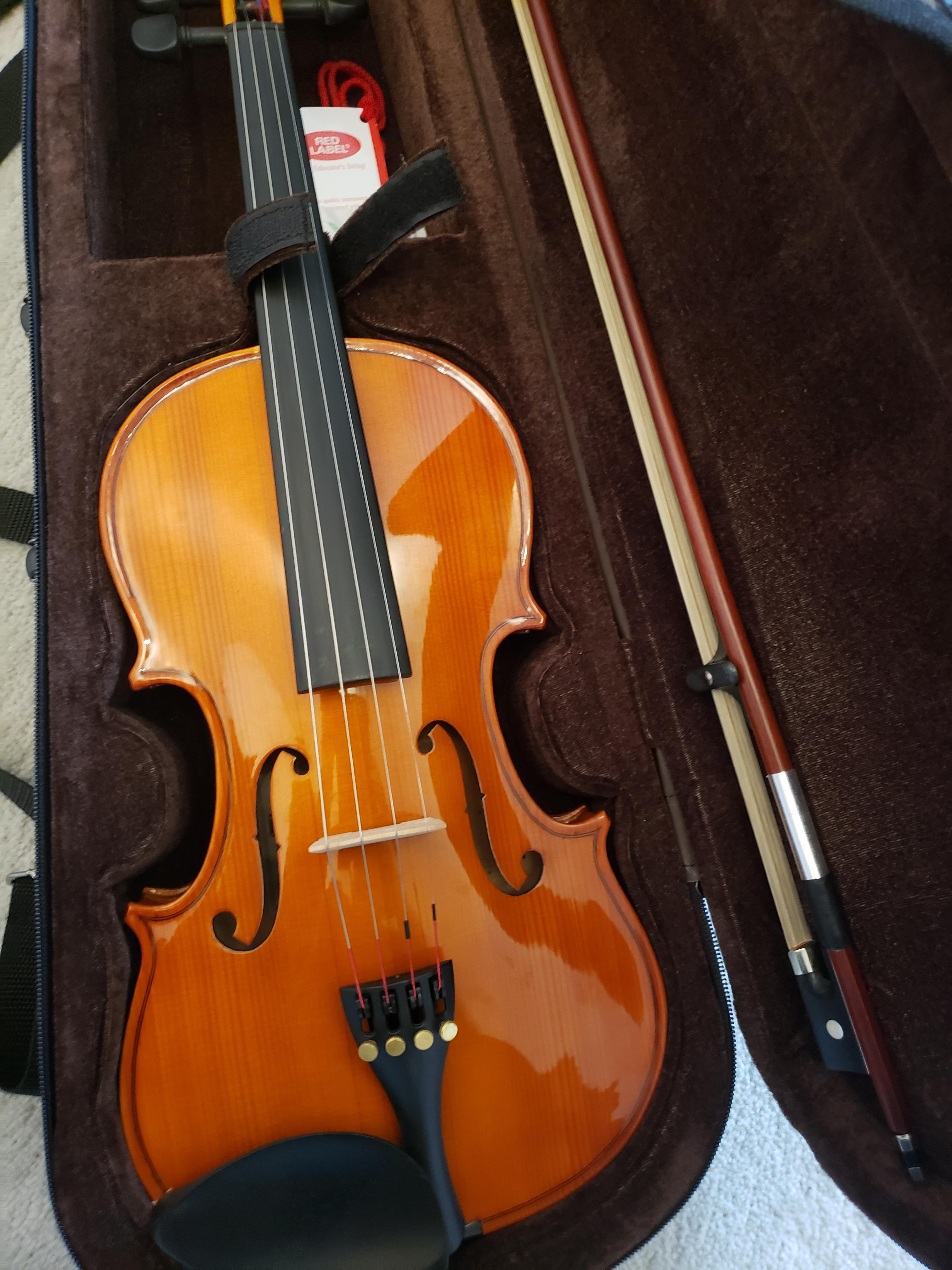 Got my first violin ever. Twoset inspired me ,and im very grateful for