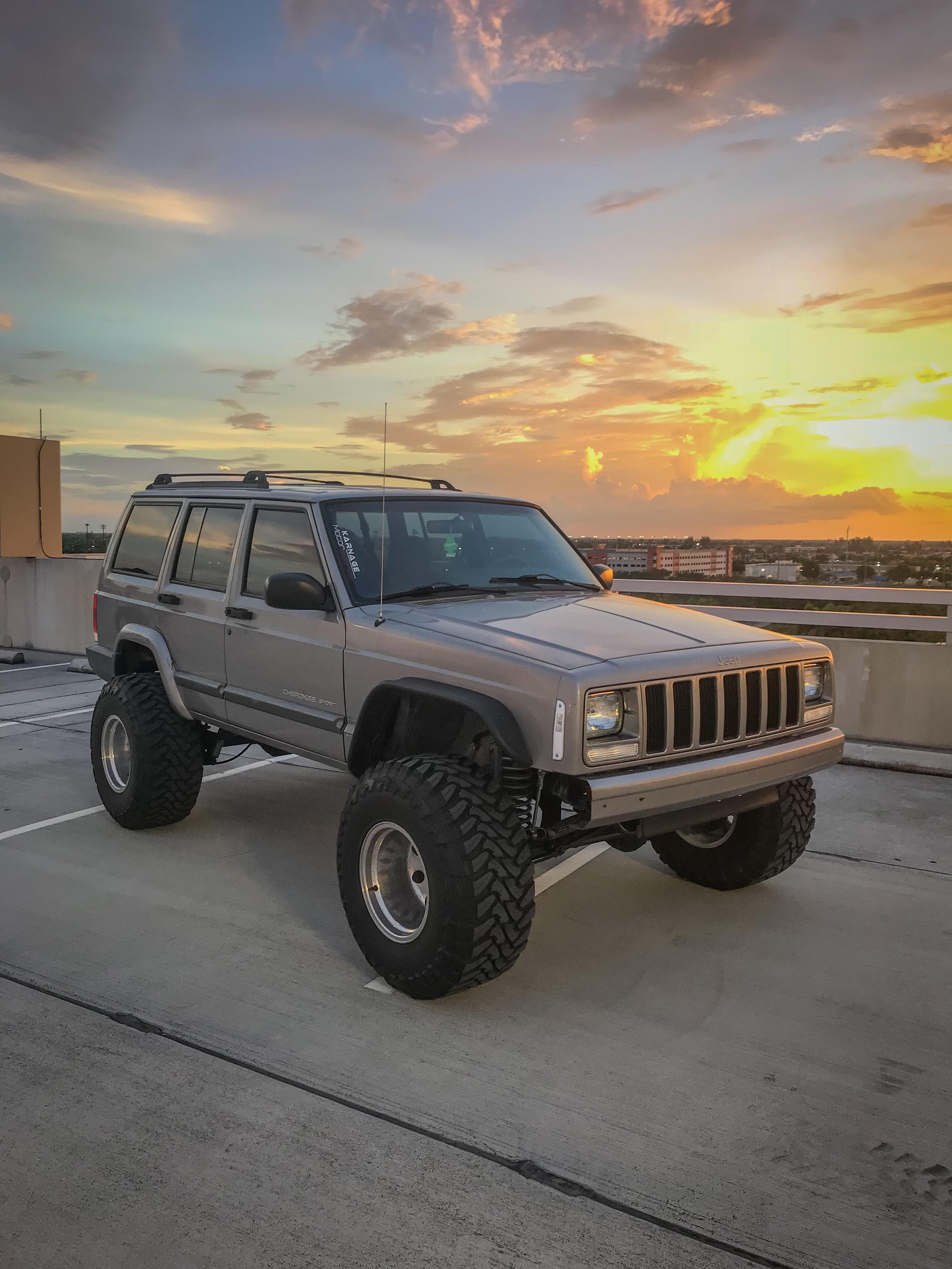 For those of you JEEP CHEROKEE XJ lovers! This is my project XJ👍🏻 Jeep