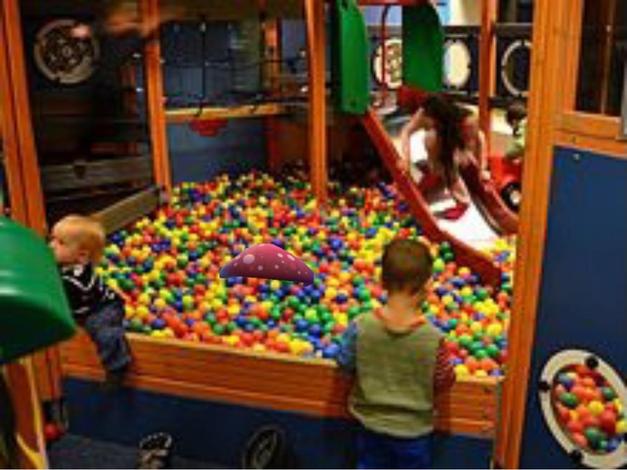 Nightcap drowns in a ball pit at Chuck e Cheese r/PvZGardenWarfare
