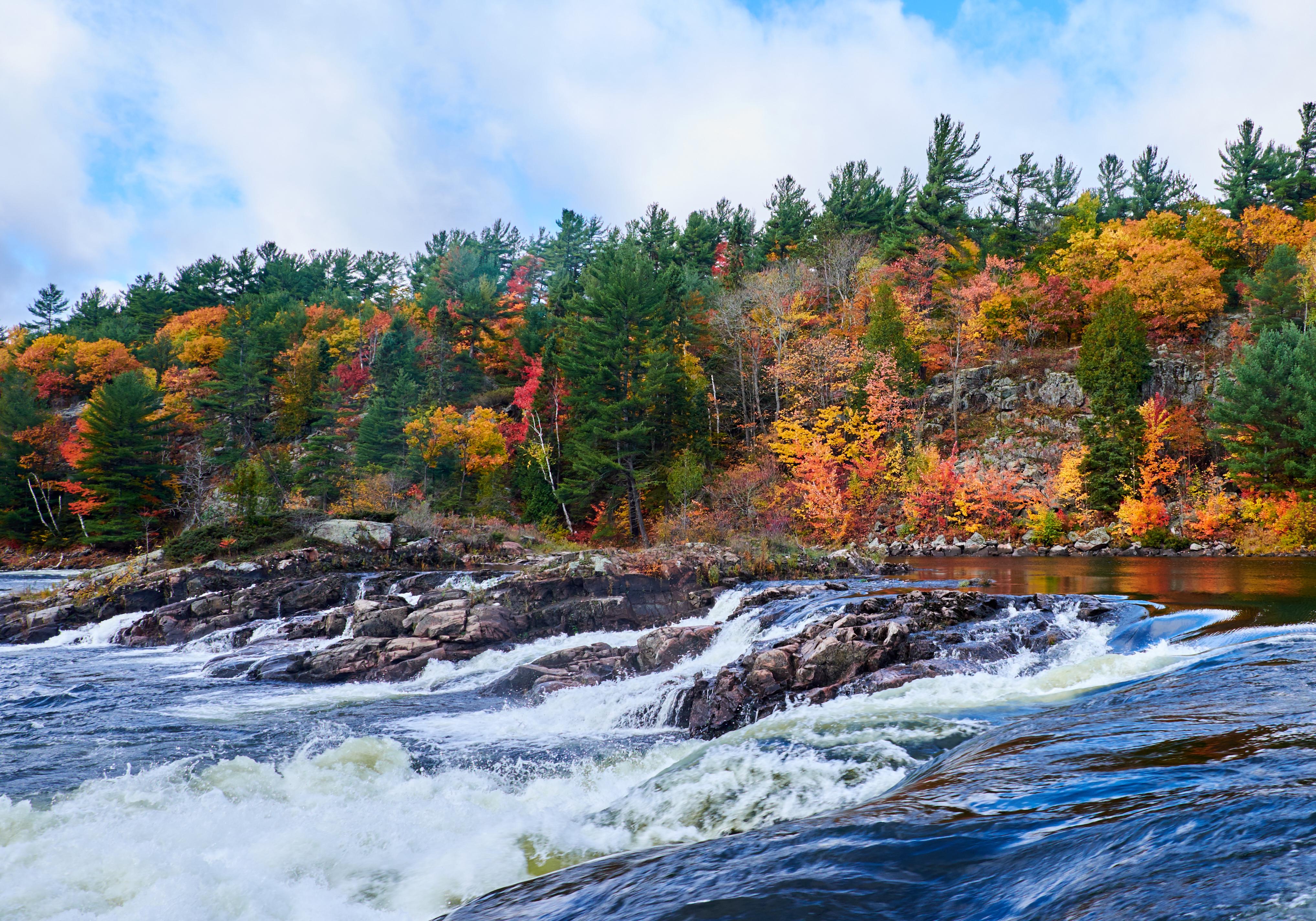 French River, Ontario, Canada [OC] [4070x2849] r/EarthPorn