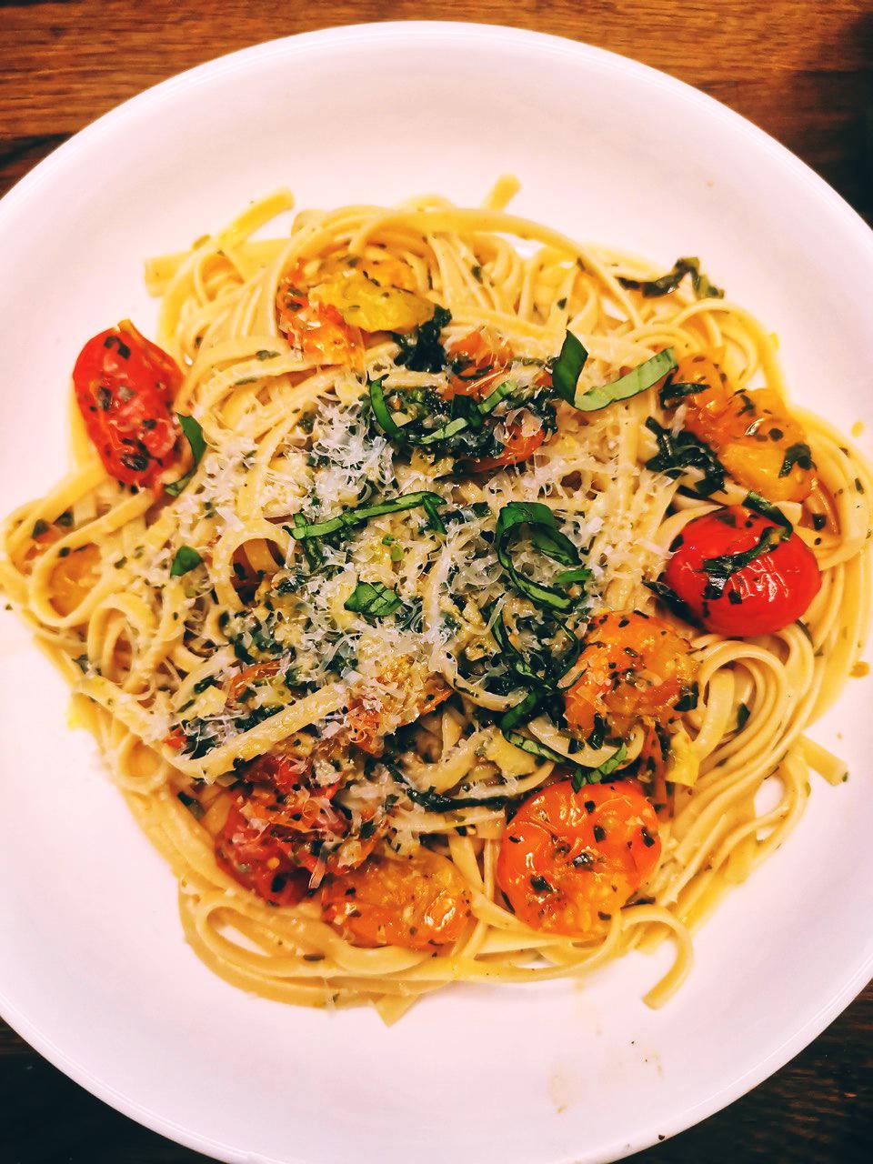 Burst Cherry Tomato Pasta Recipe r/recipes