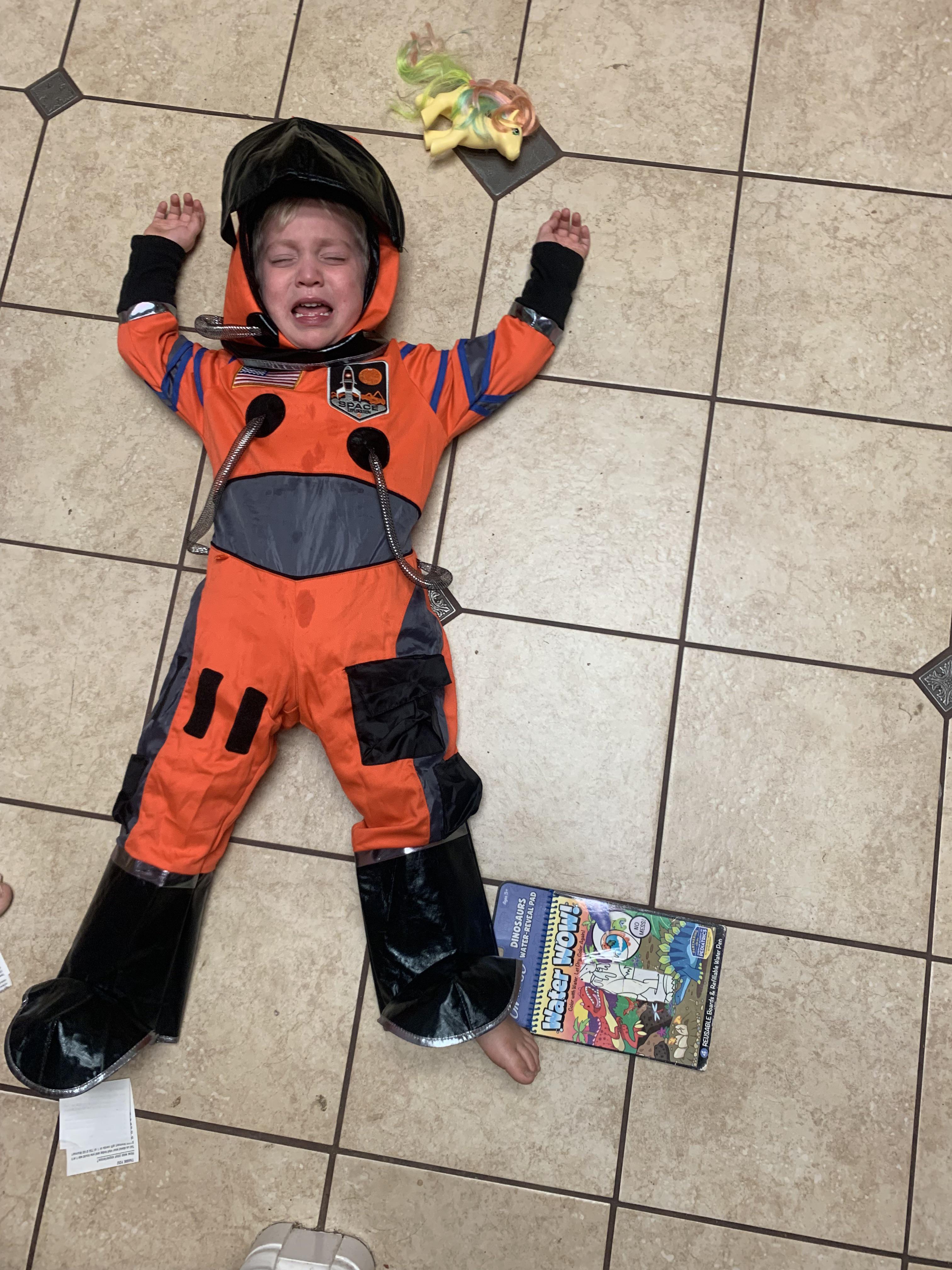 PsBattle This kid throwing a fit.