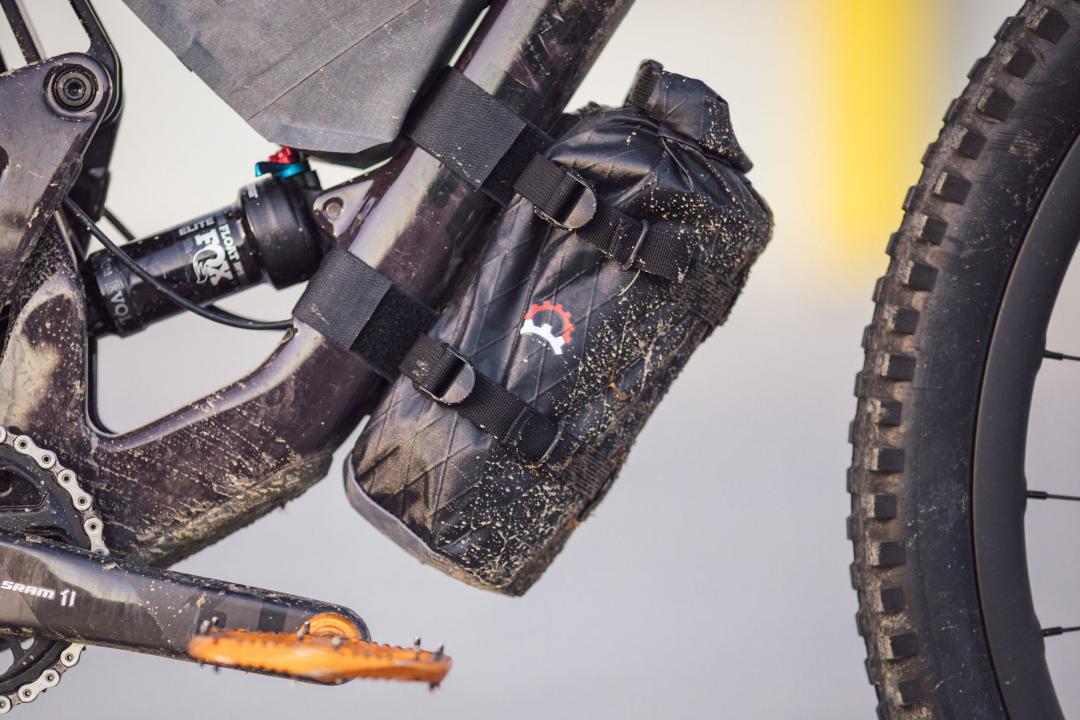 What do you pack in your down tube bag? Looks like some great space for