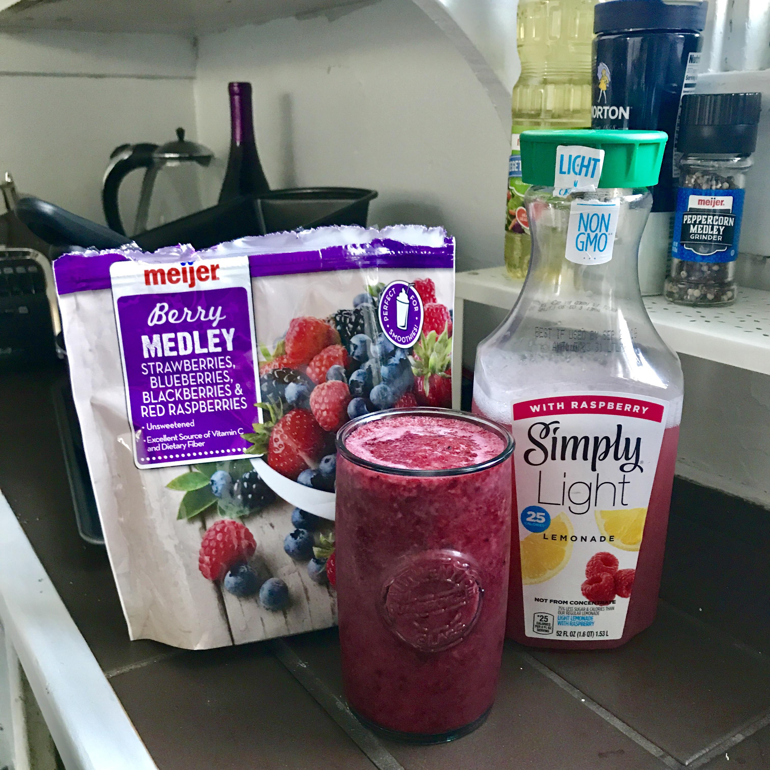 my new OBSESSION! 1 cup mixed berries & 1 cup light pink lemonade = the