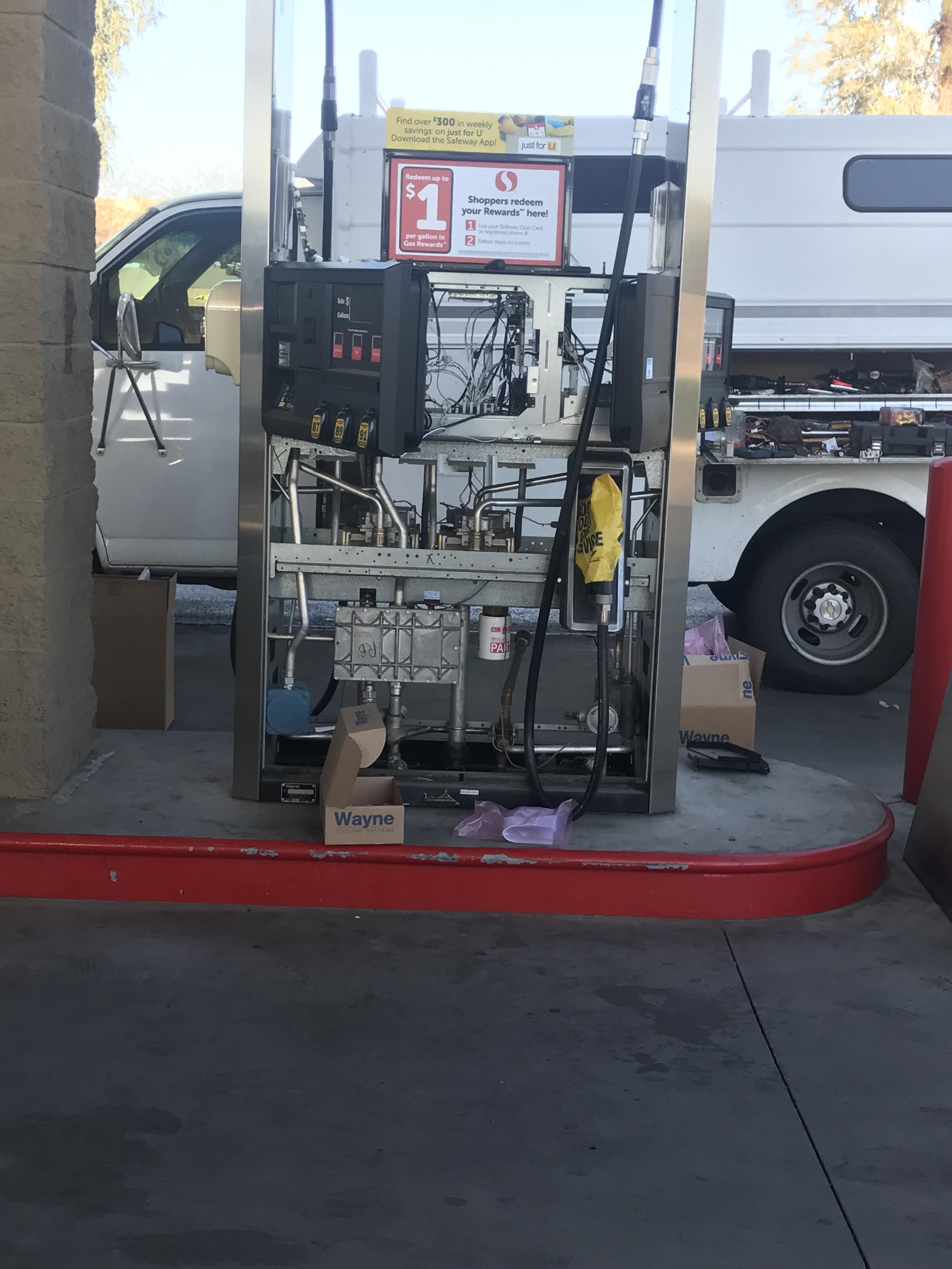 The inside of a gas pump r/mildlyinteresting