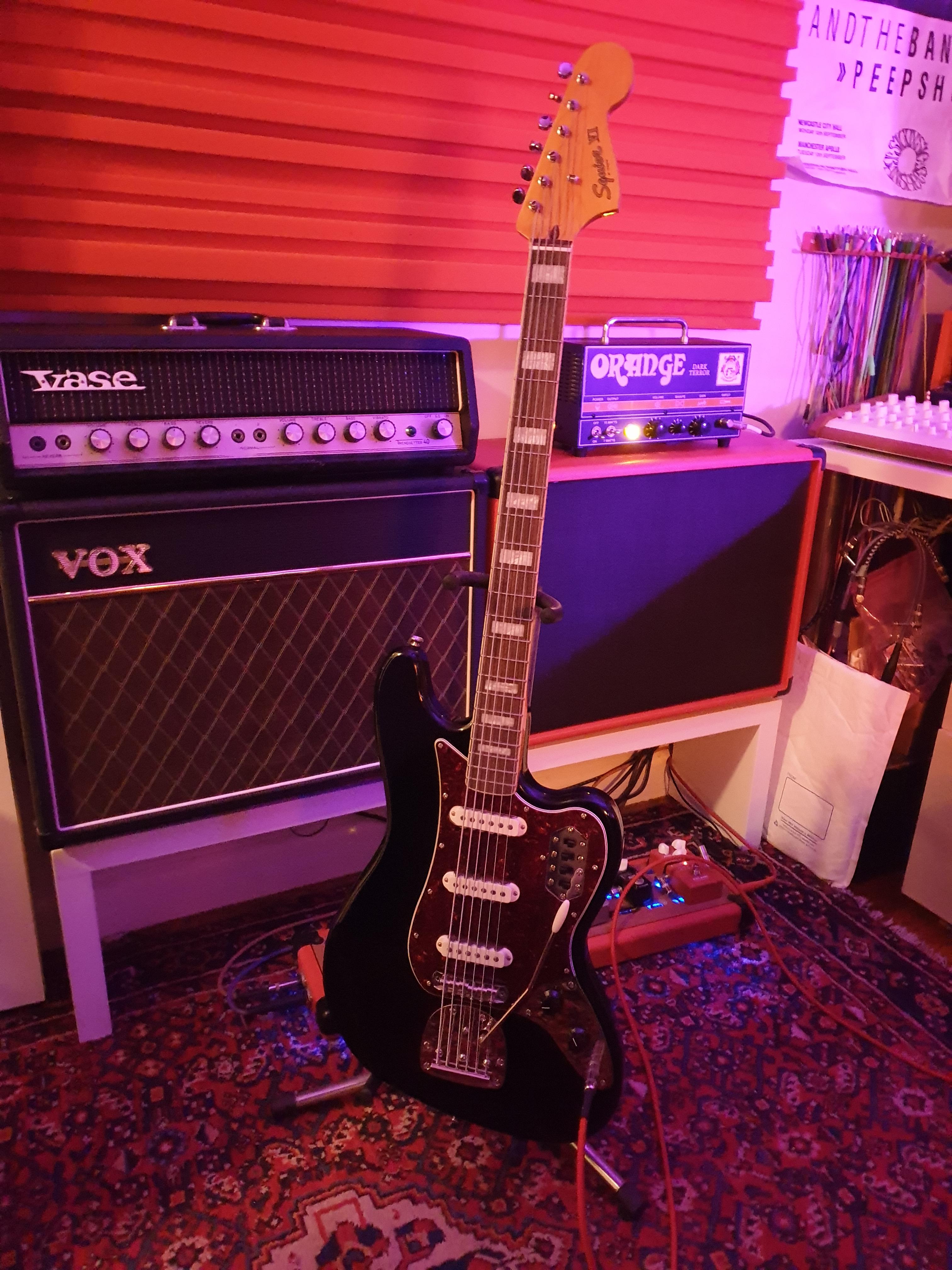 NBD Squier Bass VI r/BassGuitar