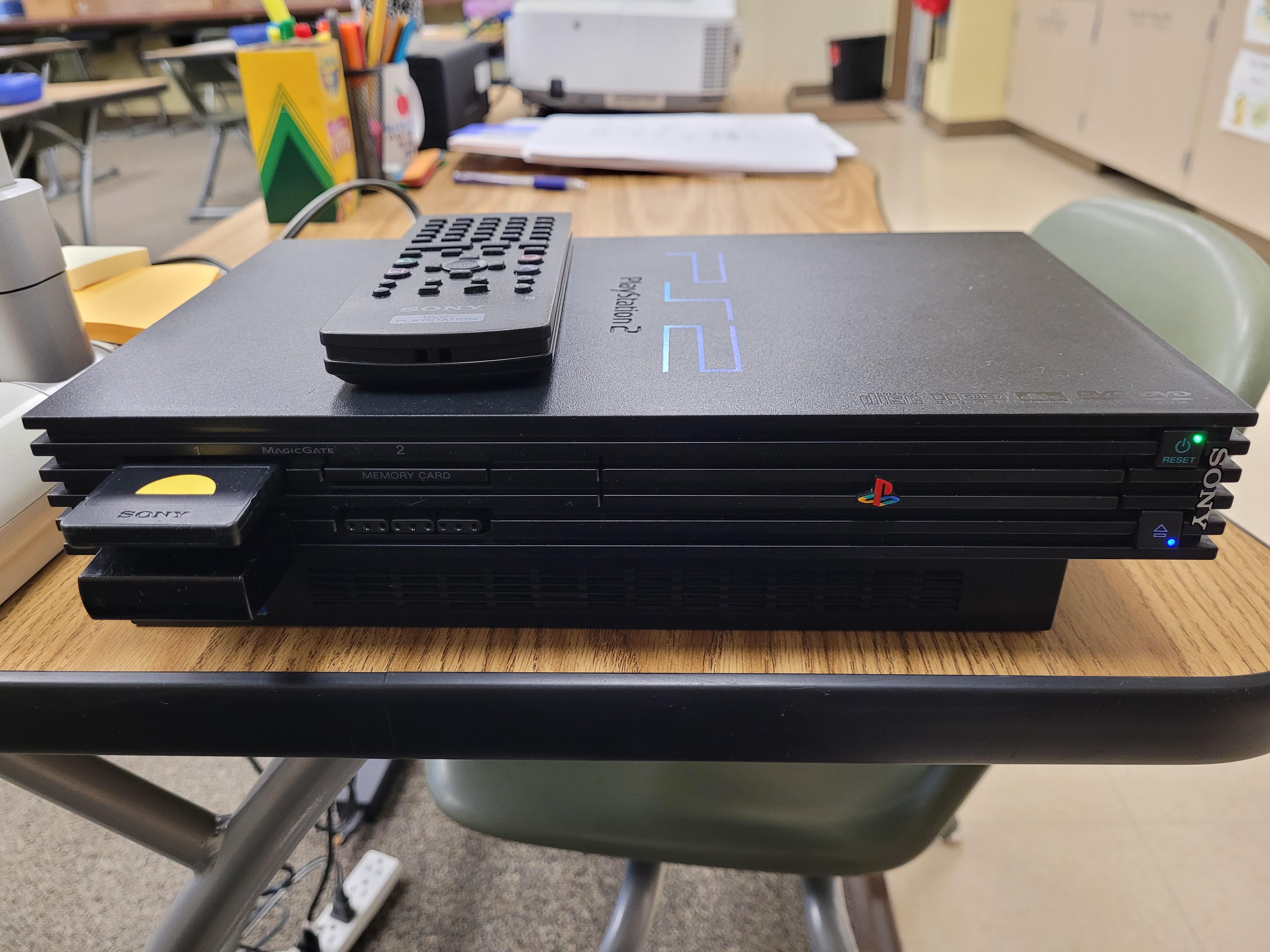 The classroom DVD player [SCPH39001]. r/ps2
