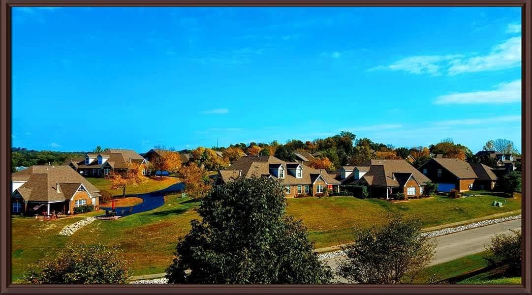 Condos in Valley Station, KY. I feel like Im looking at a postcard. r