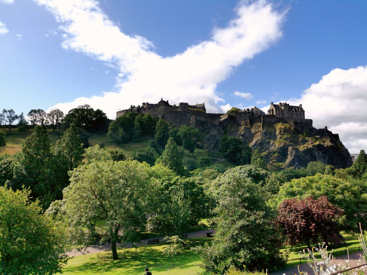 Took a pic of Edinburgh castle with the clouds forming the Scottish