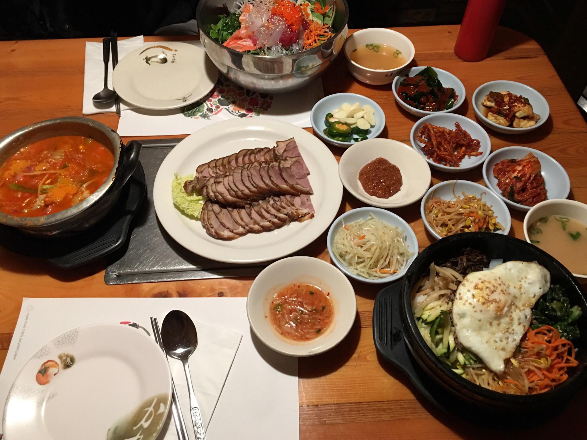 A bunch of traditional Korean dishes! r/FoodPorn