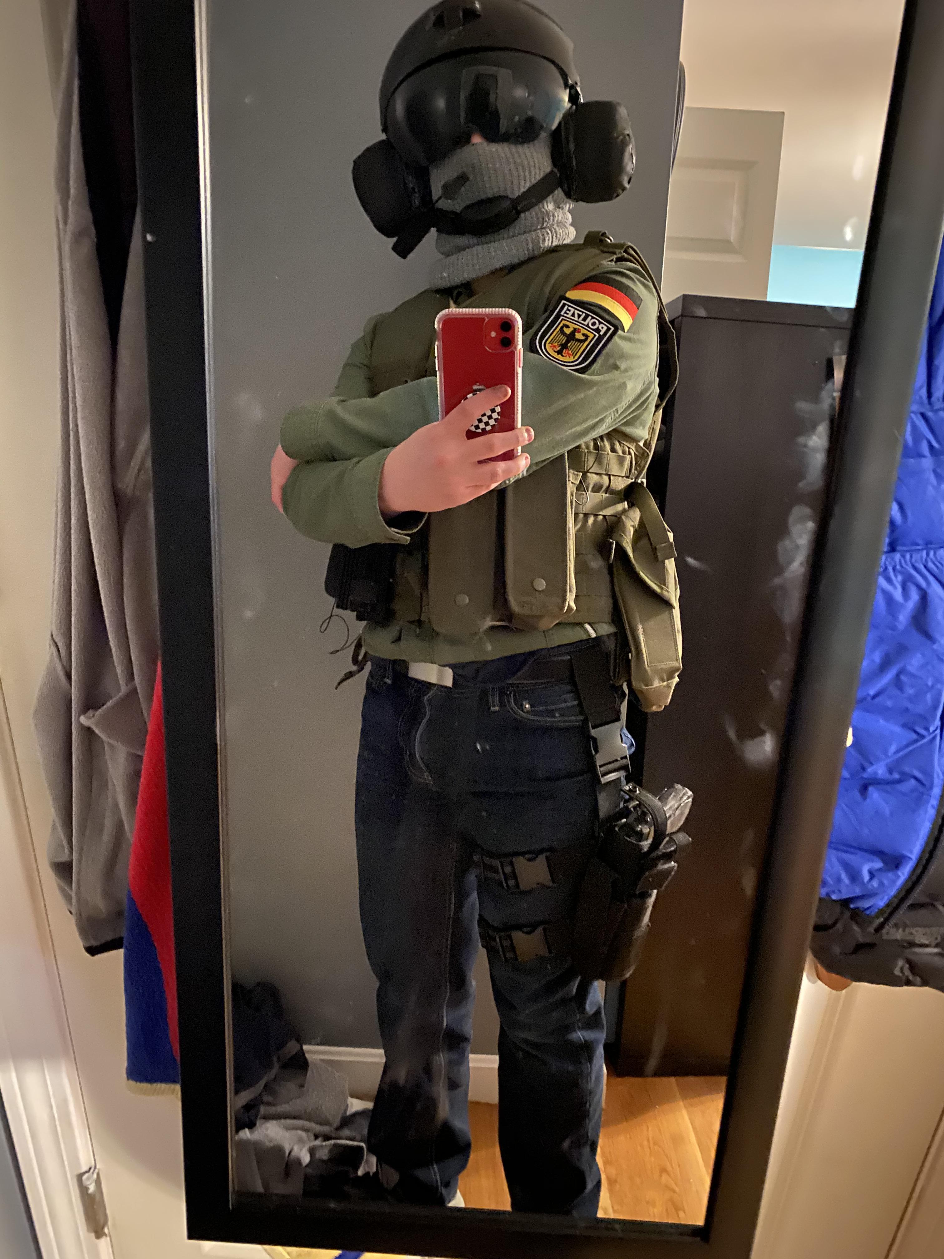 I’m new to cosplaying so go easy on me. Here’s my Jager cosplay I’m