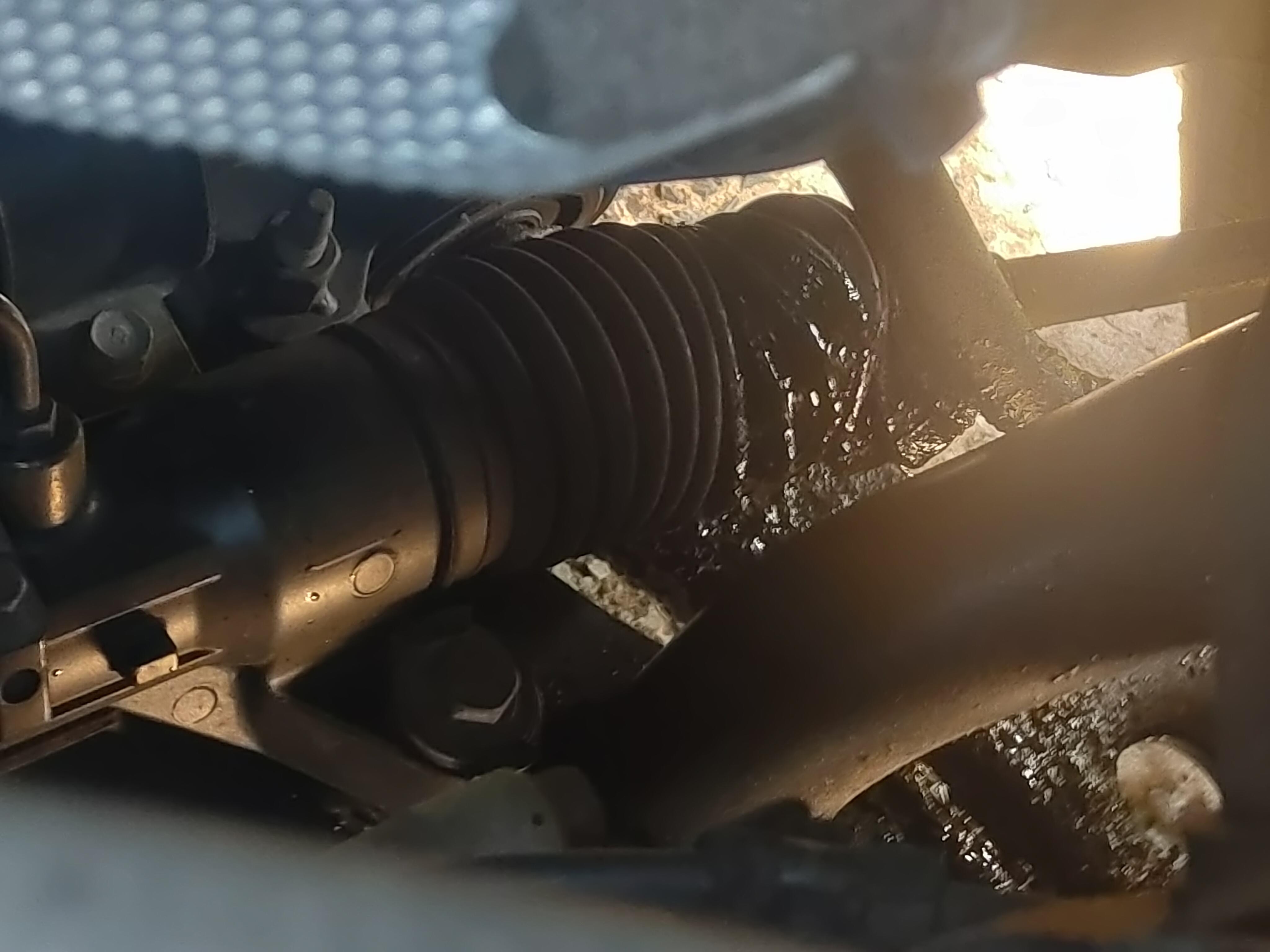 Car shakes when accelerating is this the issue? r/MechanicAdvice