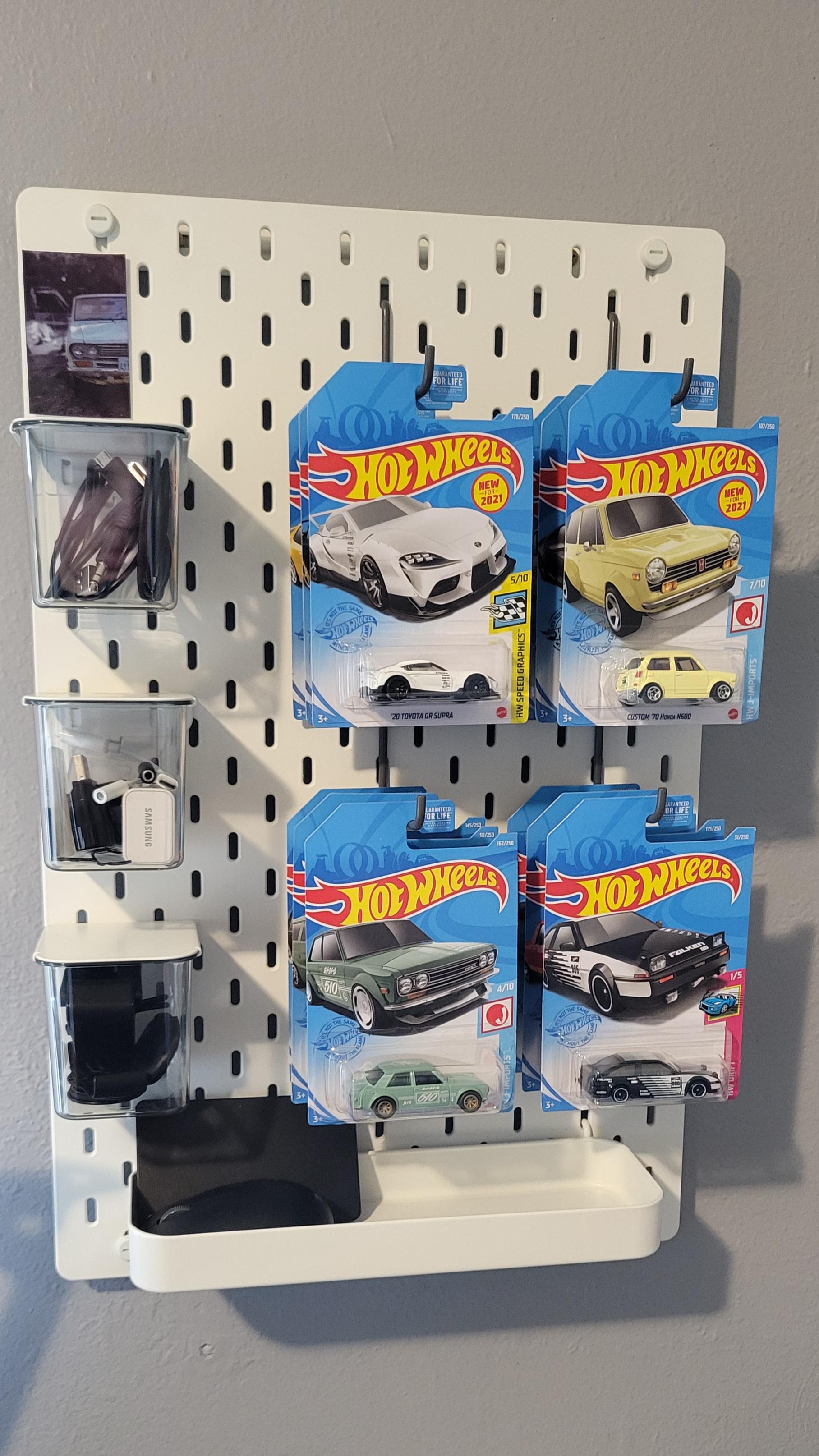 Another way to display hotwheels, with the ikea SKÅDIS r/HotWheels