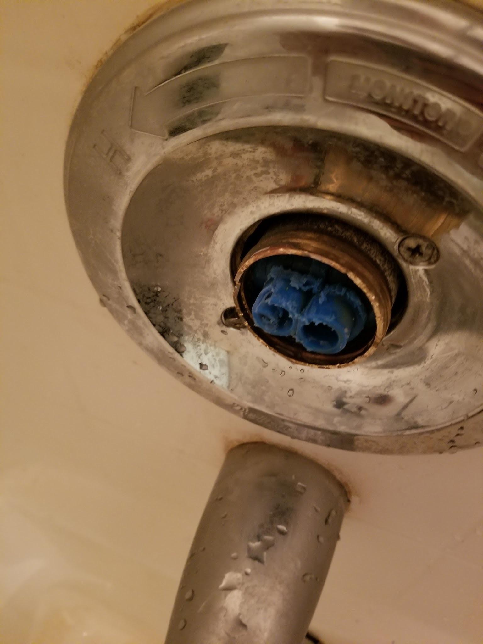Trying to replace cartridge...stuck r/Plumbing