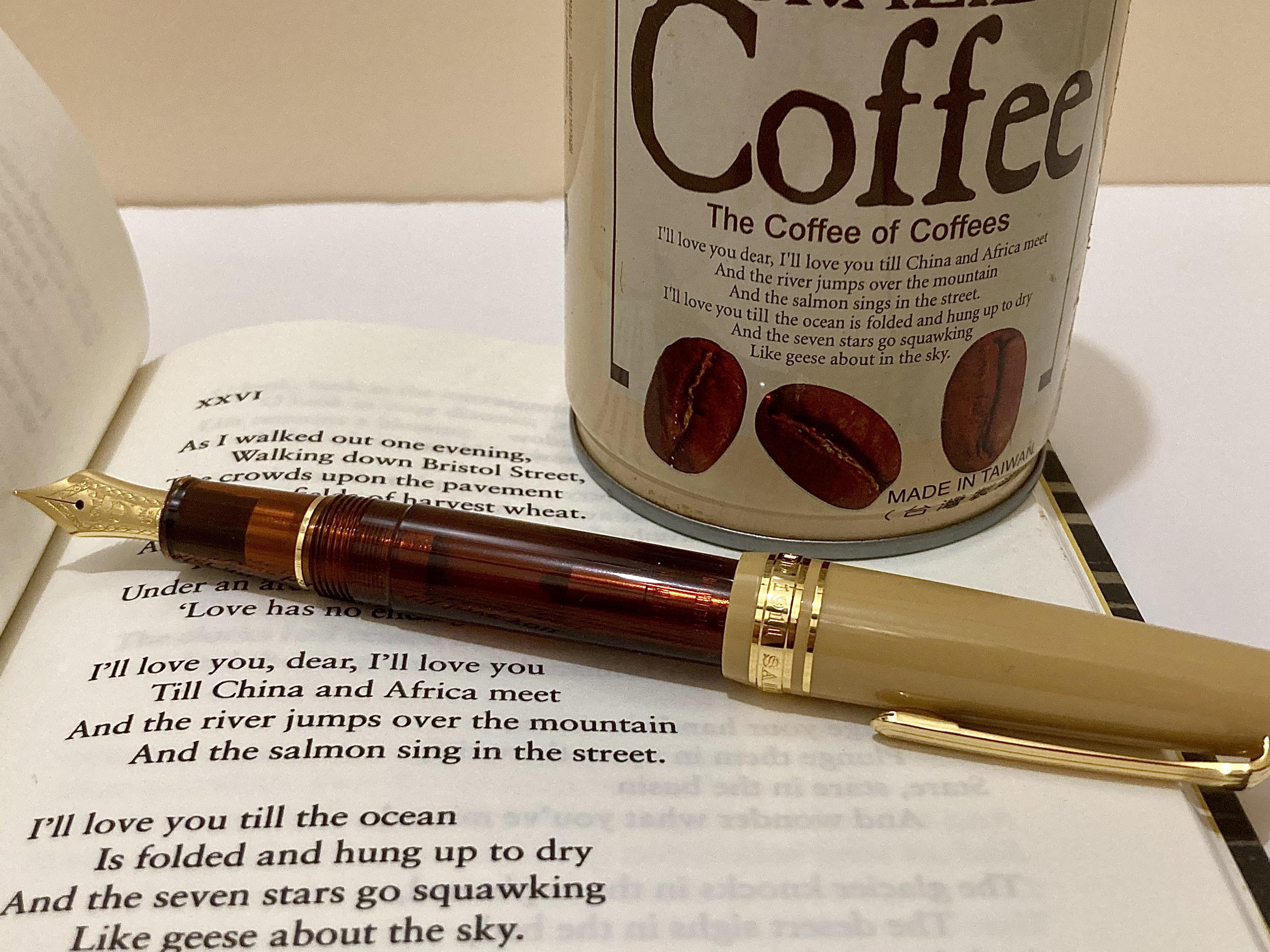 Coffee fountain pen, coffee, poetry… and what can be nicer than that? 🙂