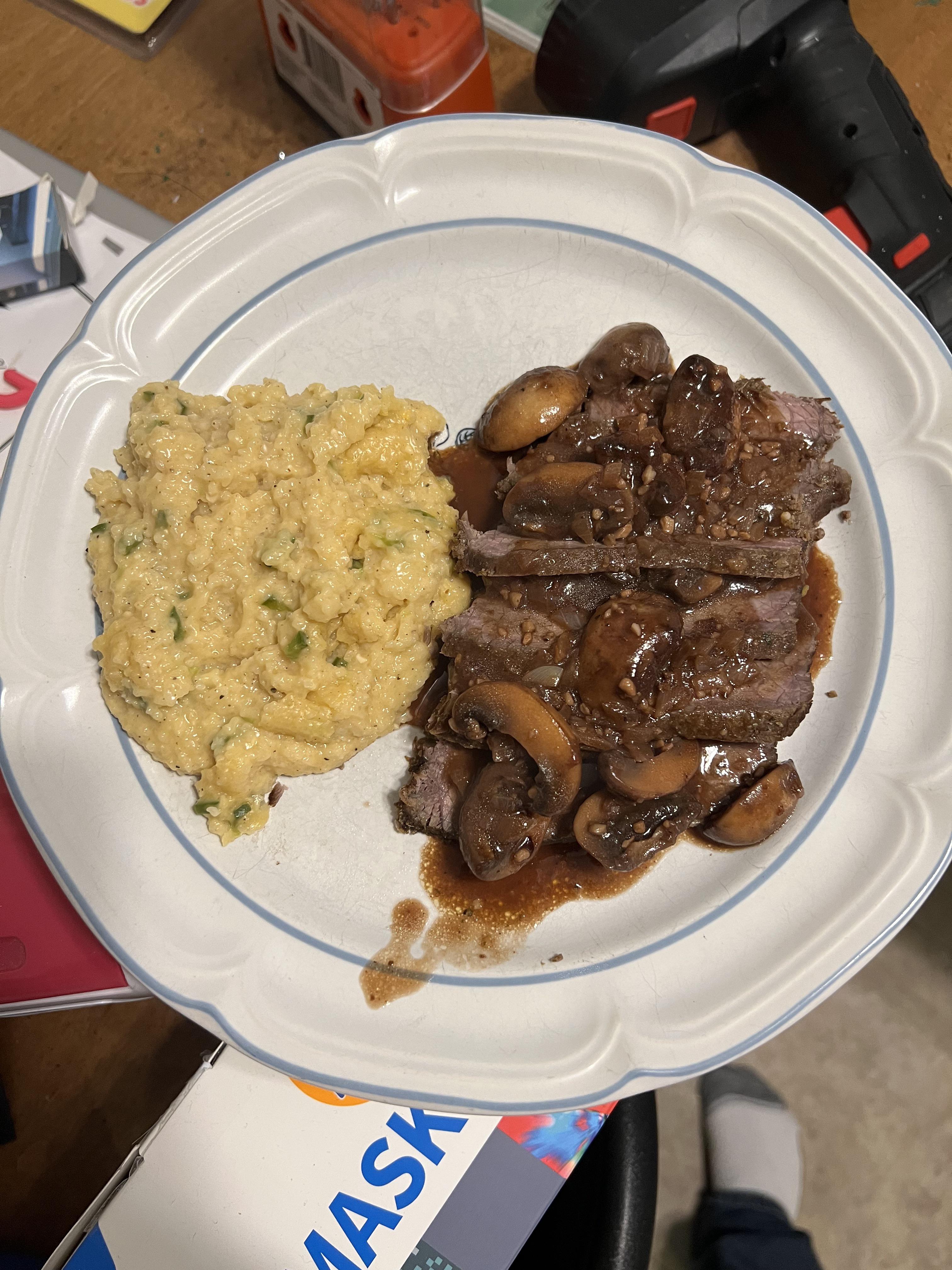 [homemade] Roast top round with red wine mushroom gravy and jalapeño