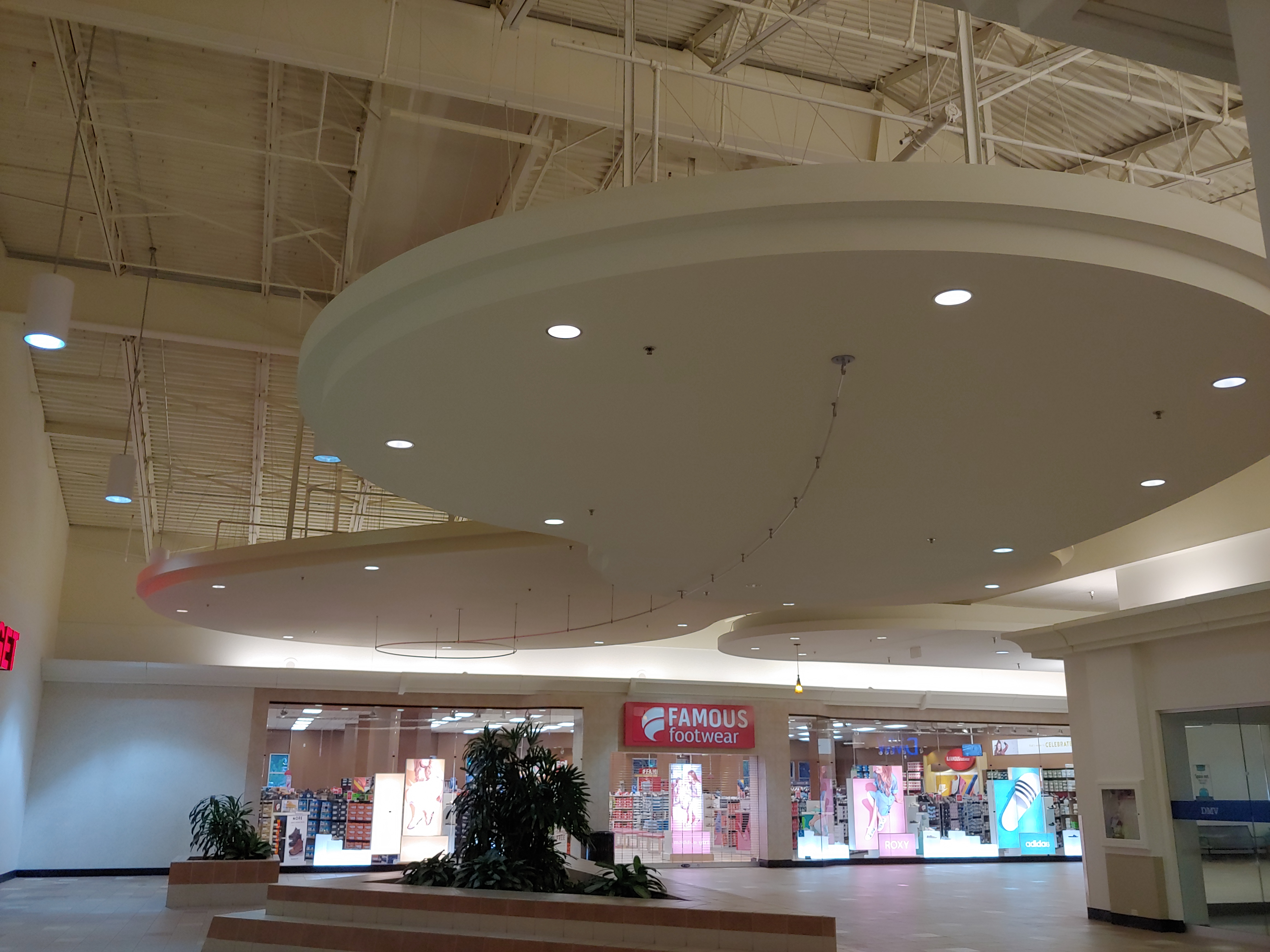 Almost Getting Stabbed at Mall 205 (Portland OR) deadmalls