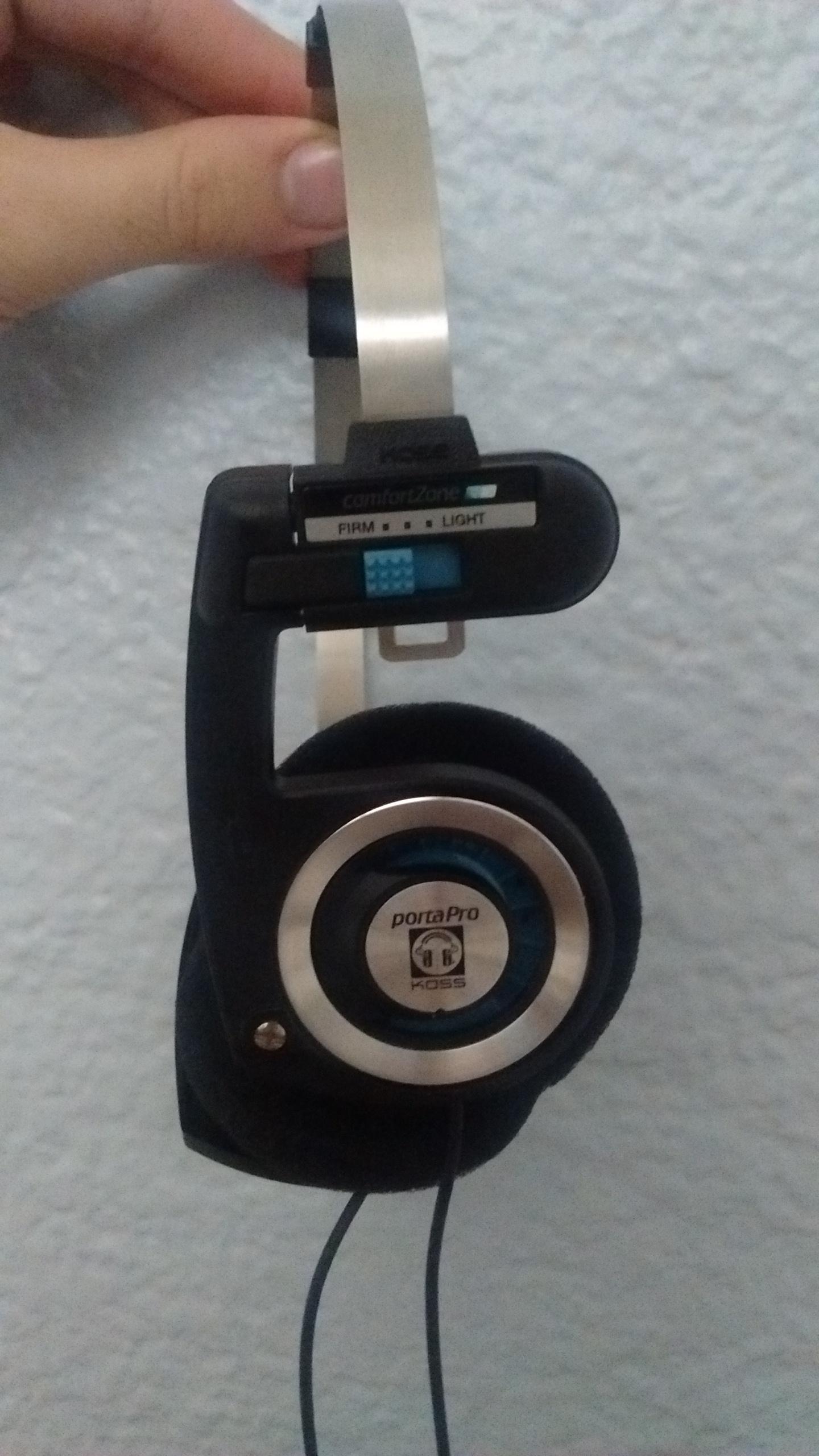 "Hey how much for these old headphones" "Uhh 2.50" *me inside