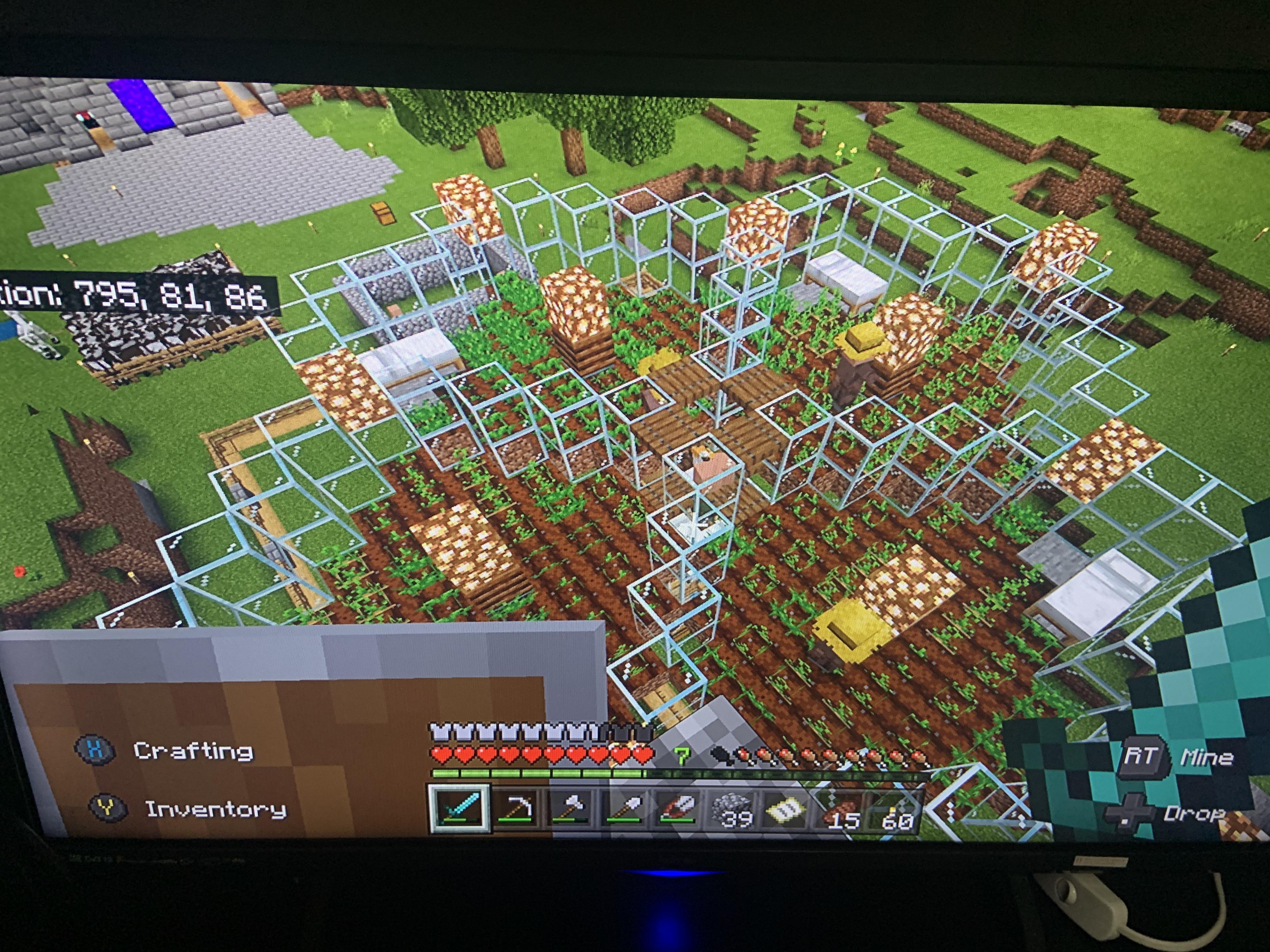 I used a YouTube video to make this auto villager breeder. Farmers are