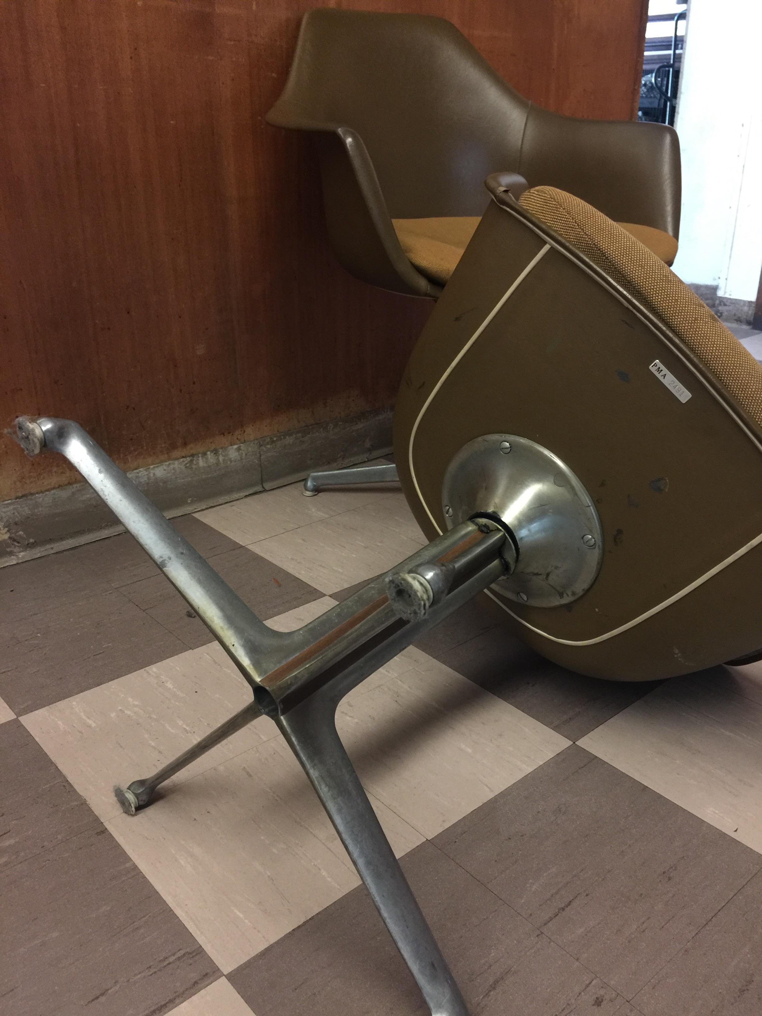 ID? 60s vinyl covered shell chair no mfg markings r/Mid_Century