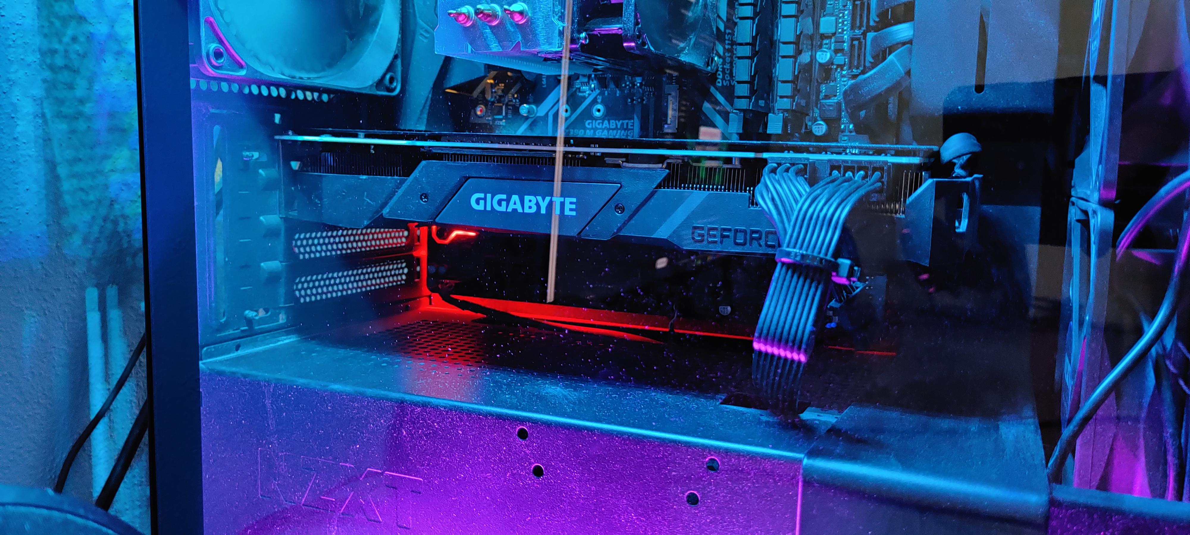 Anybody knows what the red light is signaling ? Motherboard Z390M