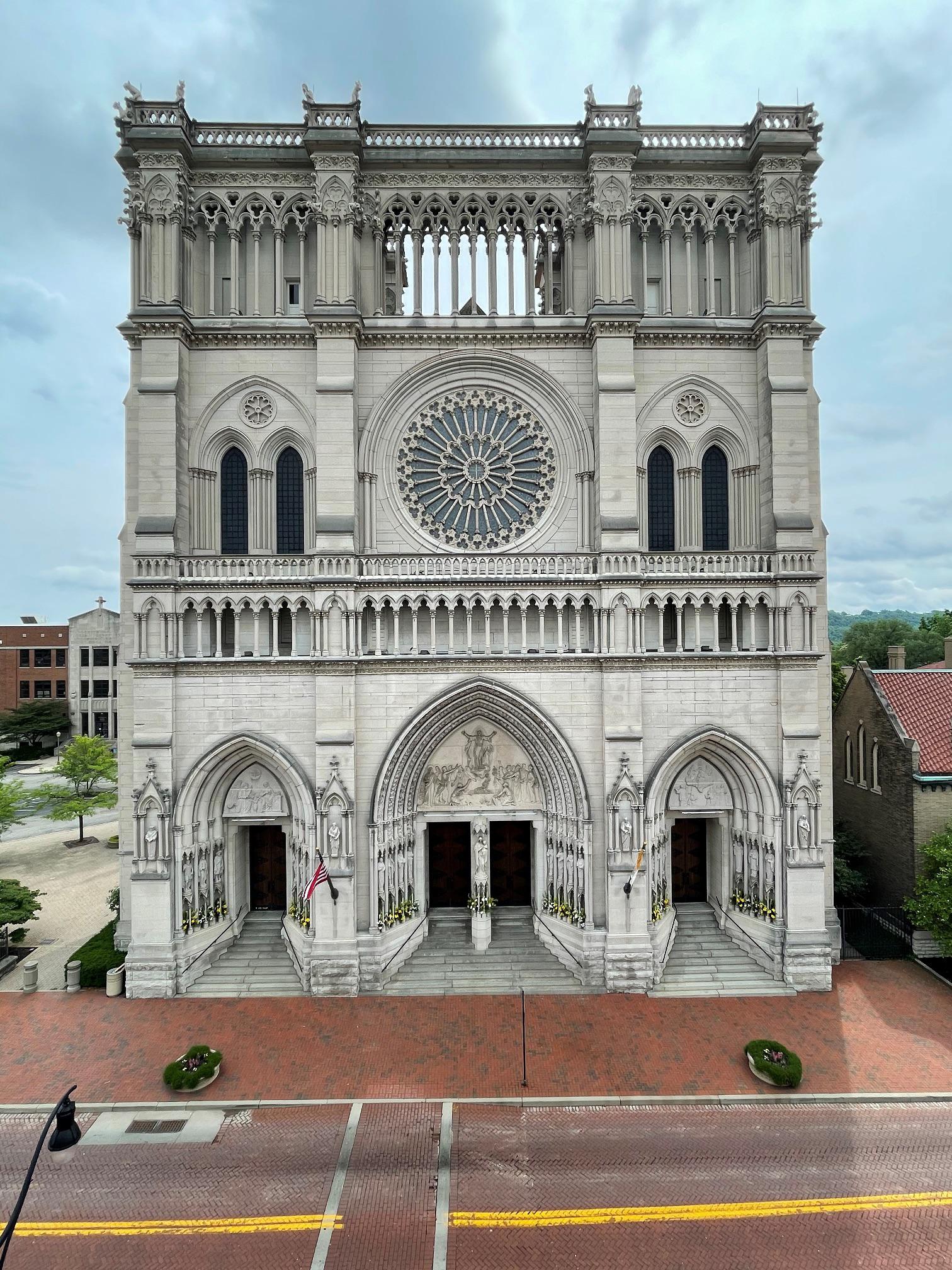 St. Mary’s Cathedral Basilica of the Assumption, Covington, KY. Built 18951915. ArchitecturePorn