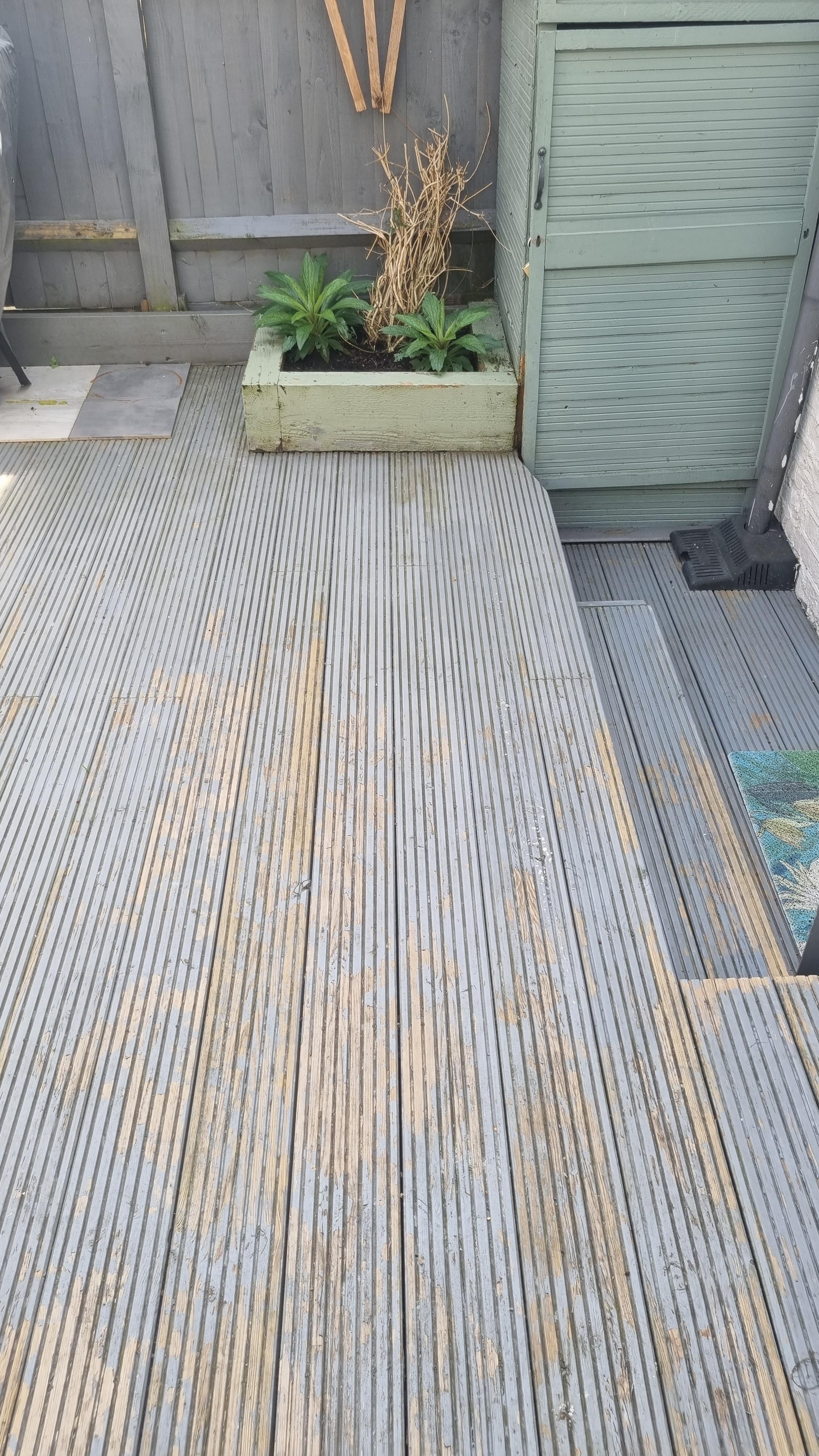 How to effectively remove paint from wooden decking? r/DIYUK