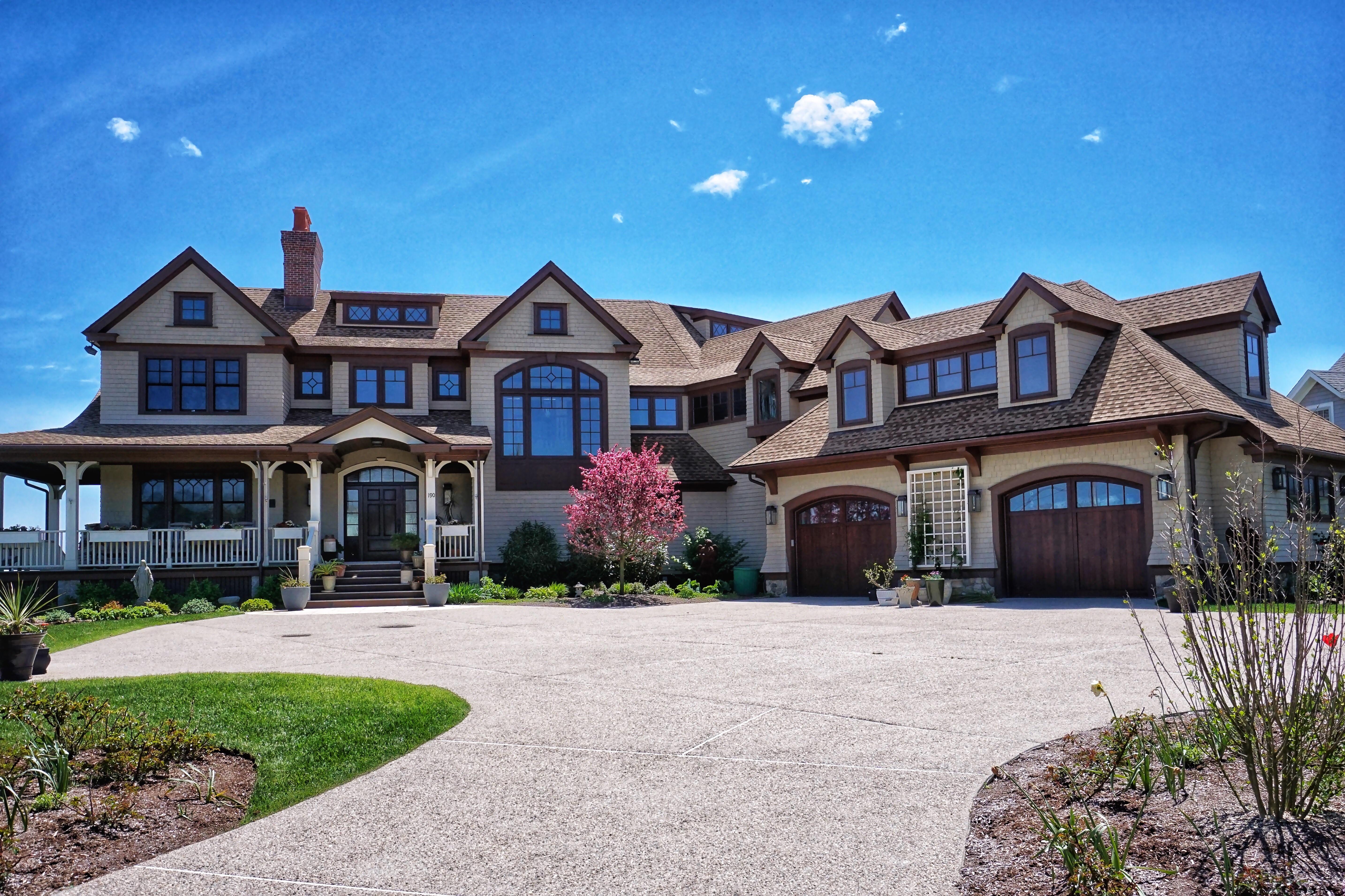 A house at Bristol Beach, Falmouth, MA [5735X3823][OC] See comment. r/Houseporn