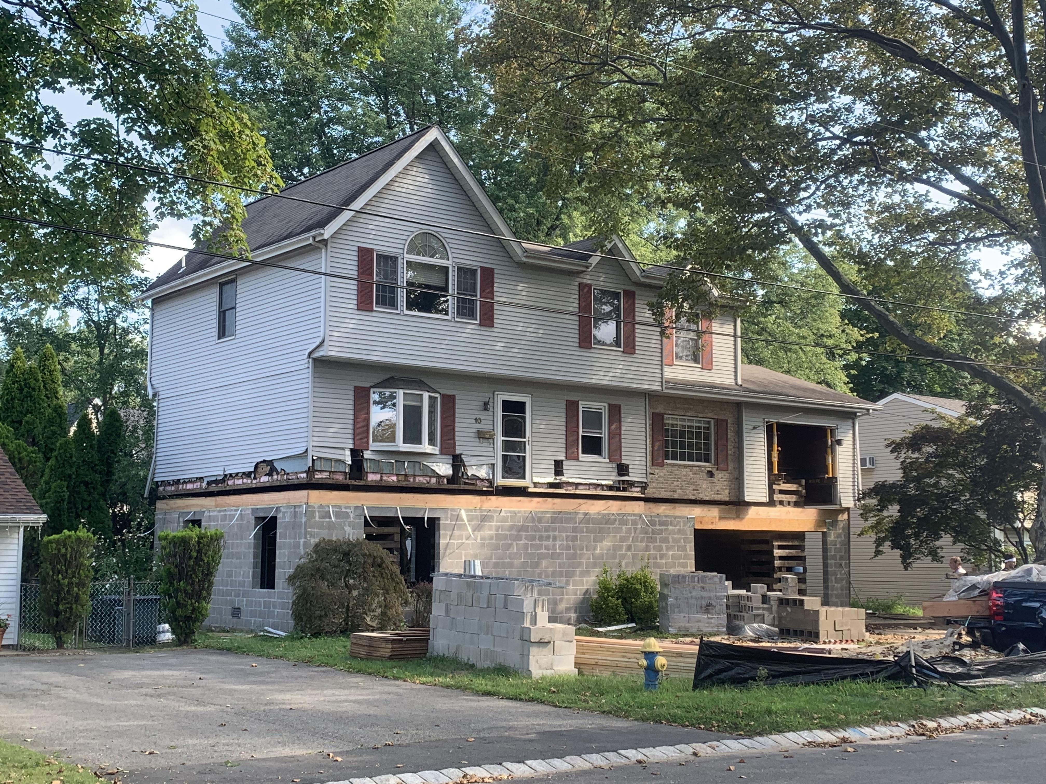 This house is in a constant flood zone so they lifted the whole thing