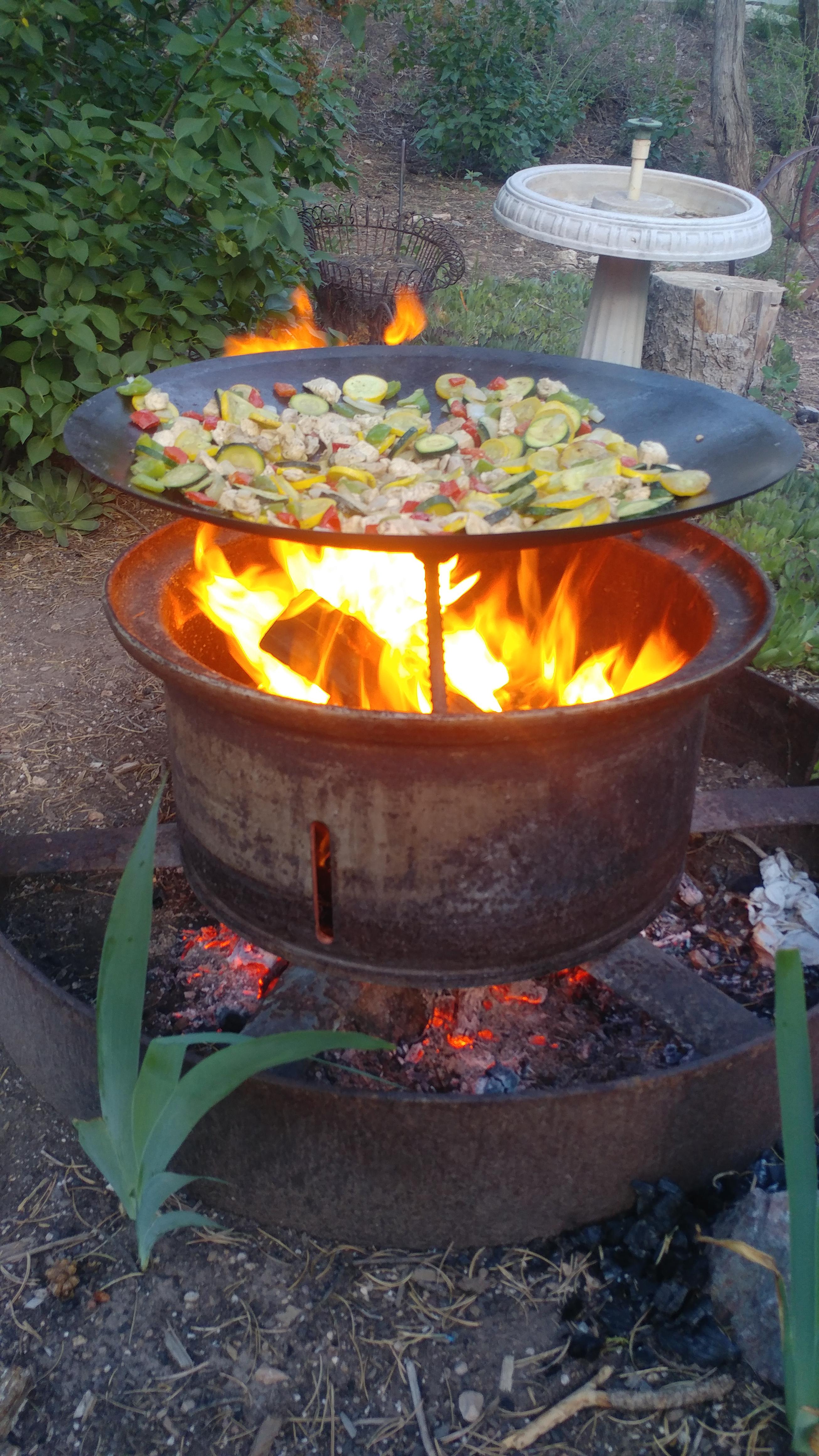 Great setup for cooking without electricity r/Homesteading