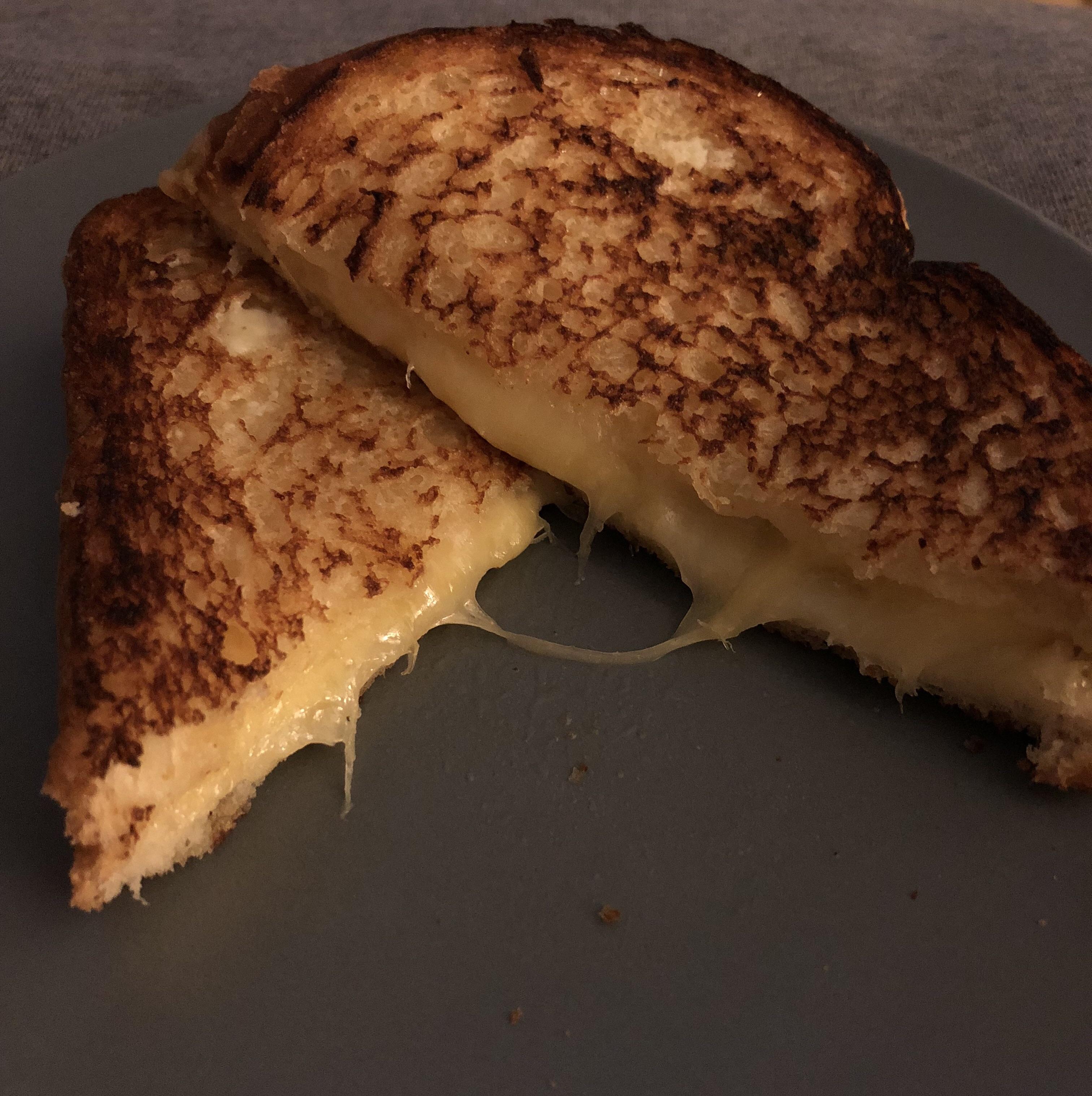 Gouda and sharp white cheddar. Crappy picture, delicious sandwich. r