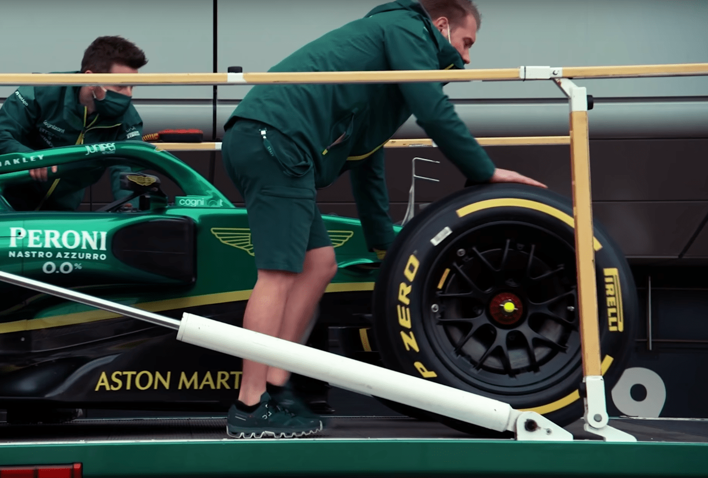 I don't mind the wheel covers, but damn the wheels look much better