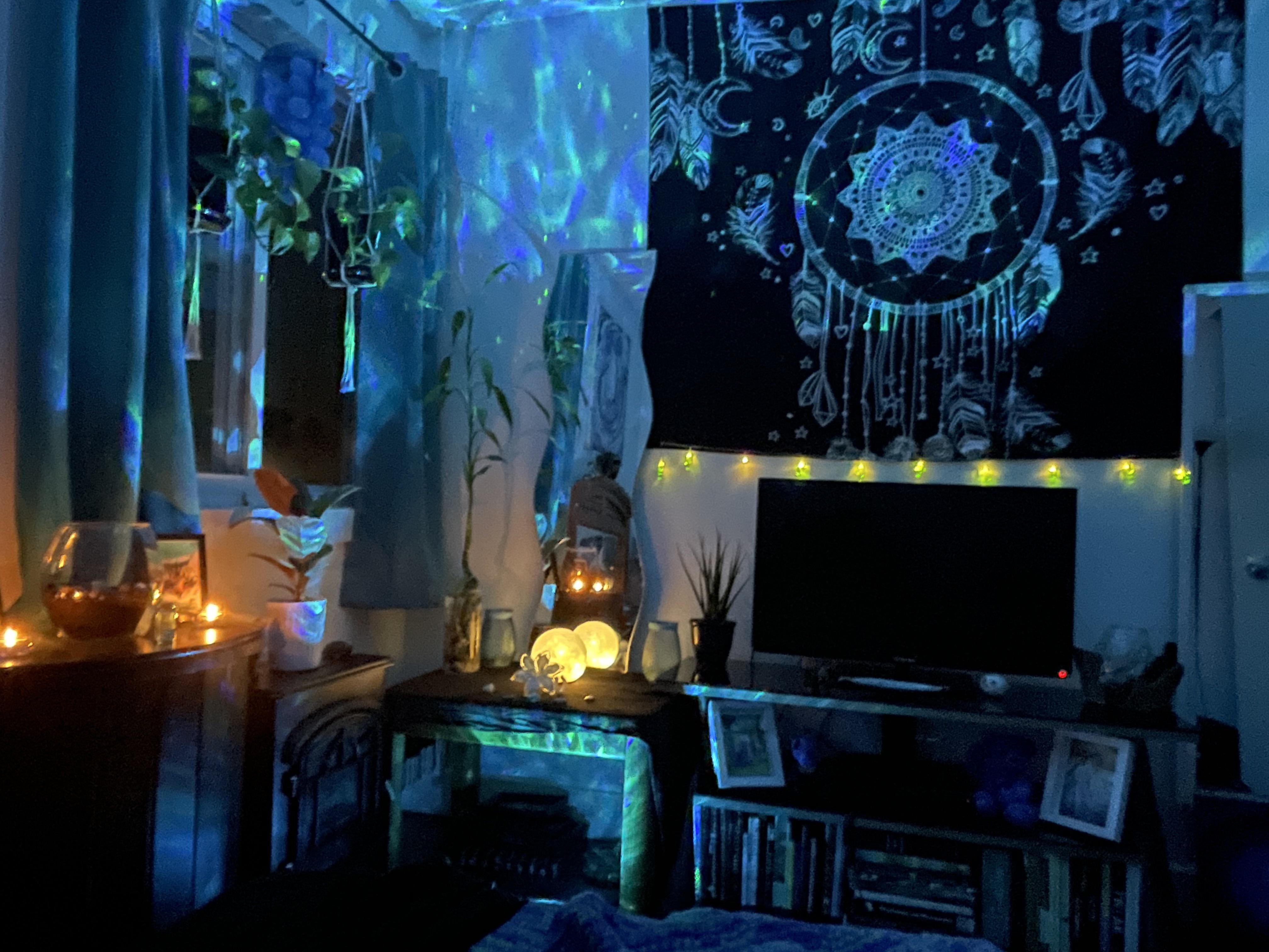 Cozy nighttime bedroom vibes ) r/cozy