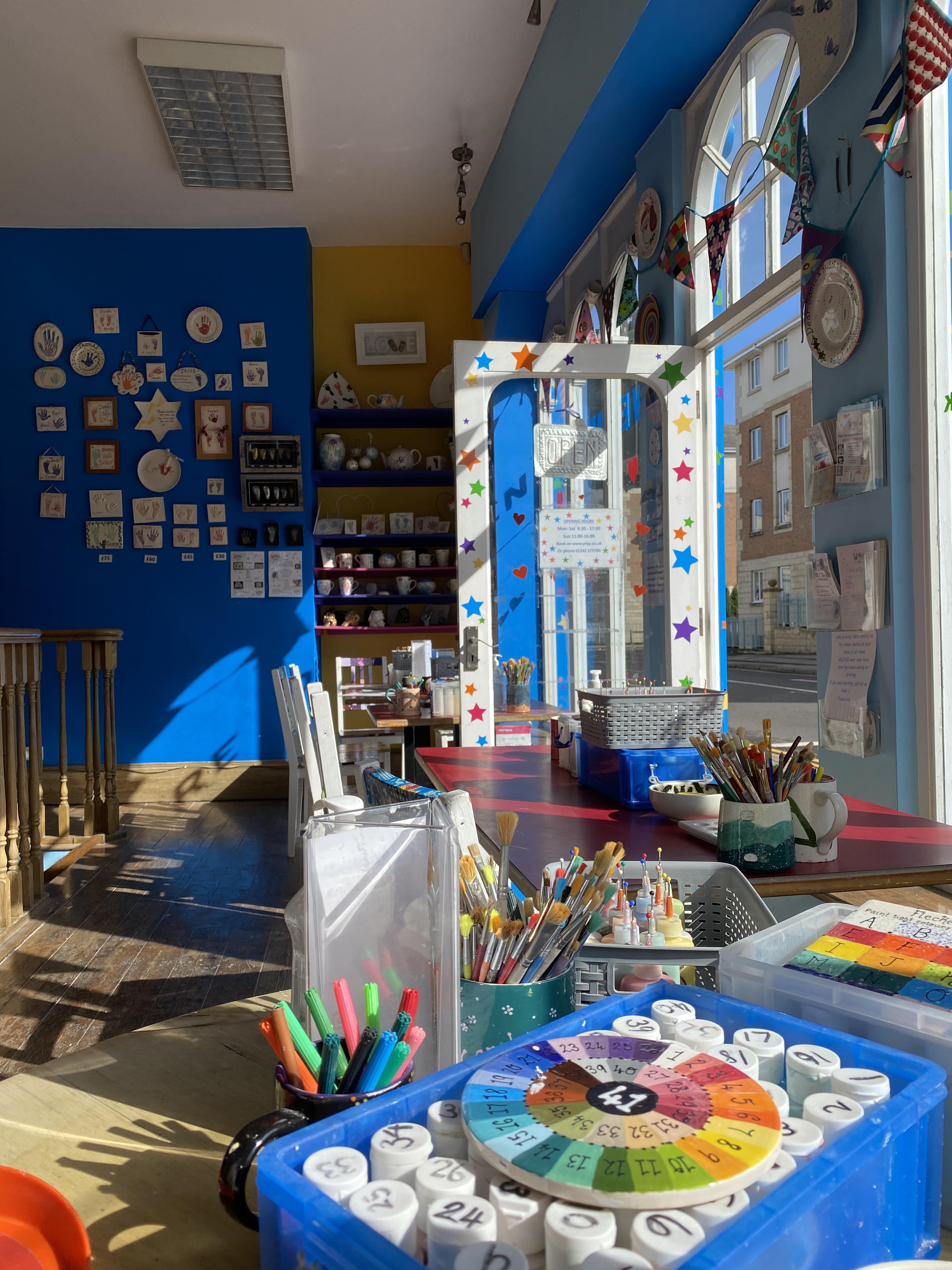 Sunday funday 🎨 Paint it yourself pottery, Winchombe Street. r