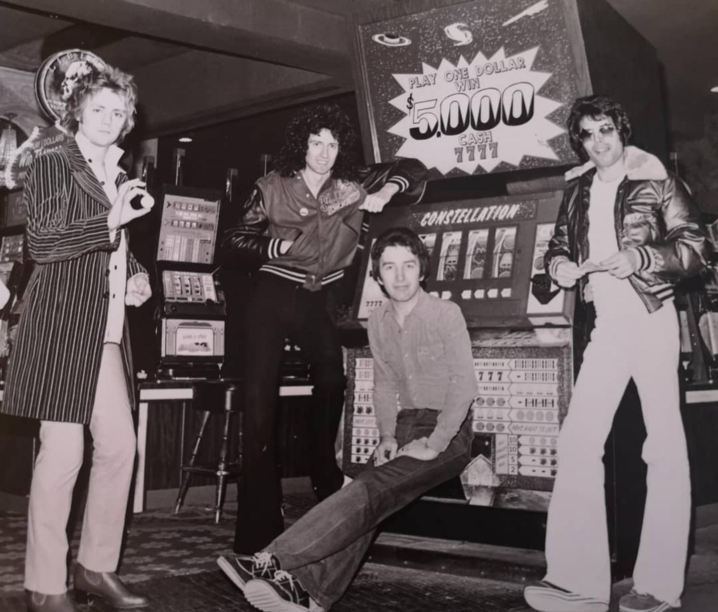 Queen 1977 Las Vegas r/OldSchoolCool