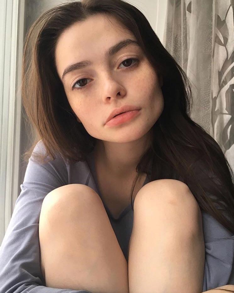 I’m tired.............................. r/selfie