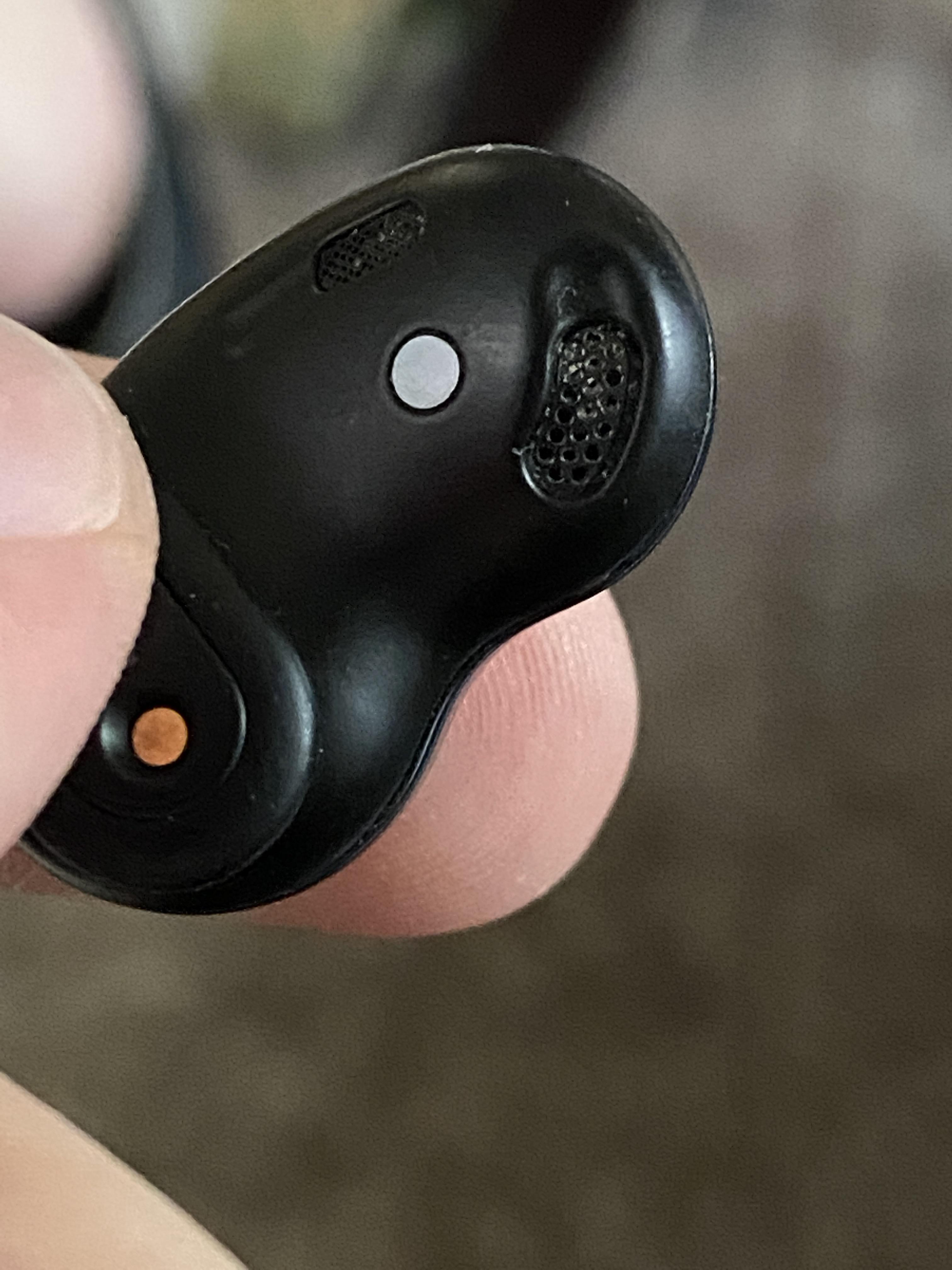 What is the best way to clear the ear wax ? r/GalaxyBudsLive