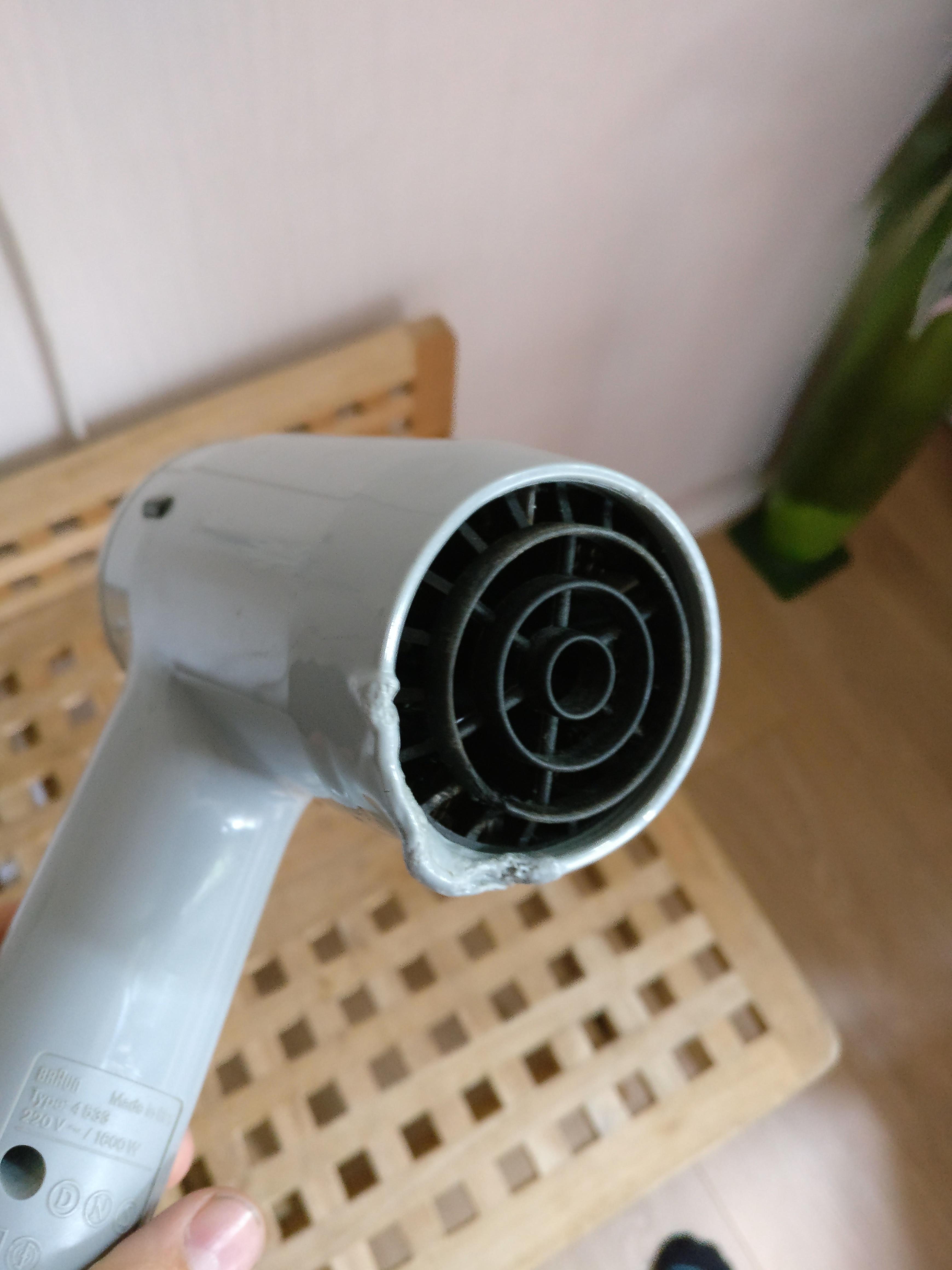 This hair dryer melts its own casing. r/CrappyDesign