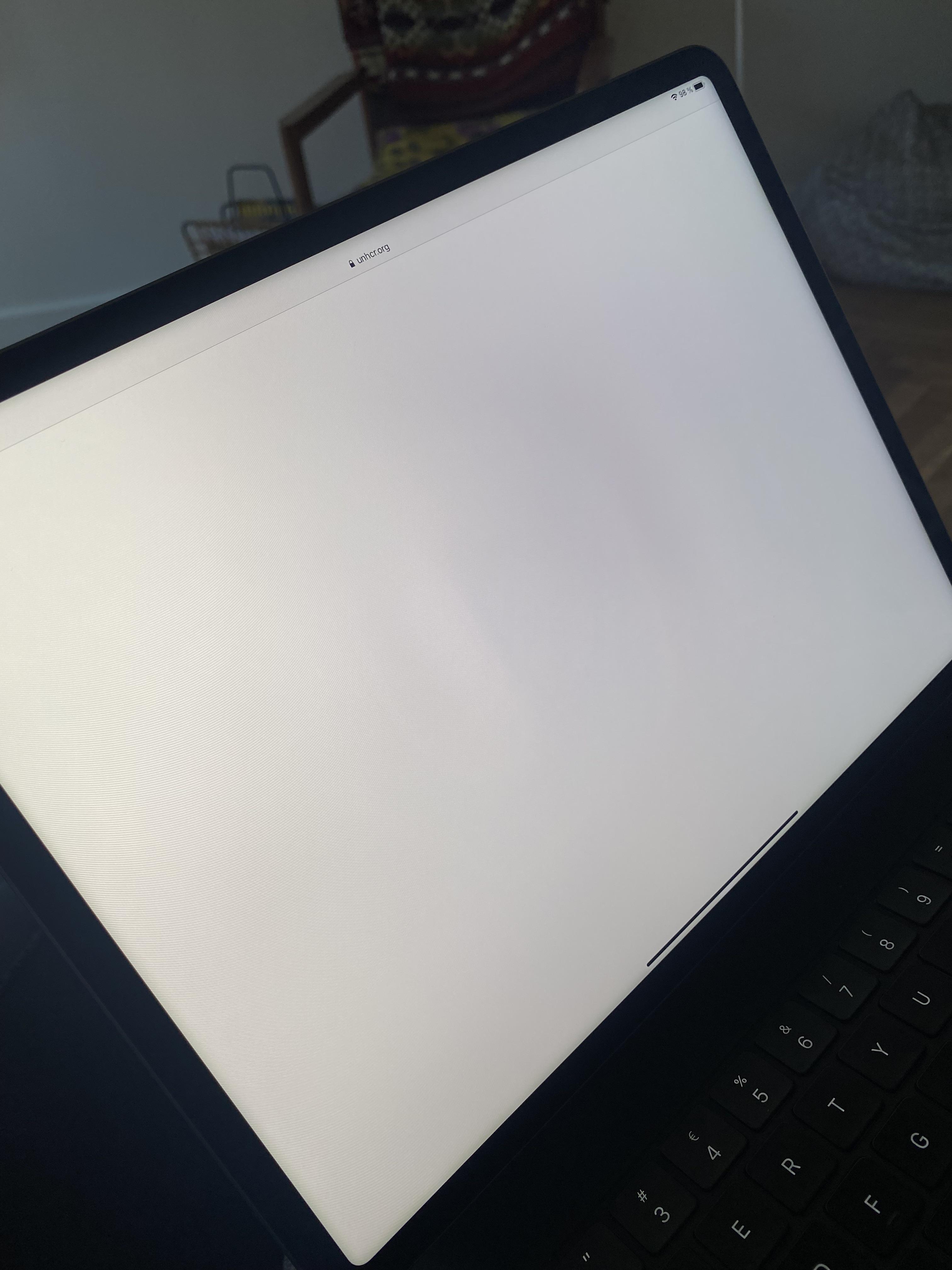 iPad Pro 12.9 2021 display uniformity not that great? Viewed at an